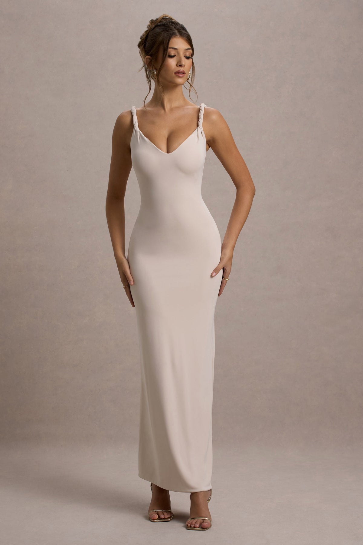 Twist Of Fate | Champagnerfarbenes Maxikleid mit Twist-Trägern