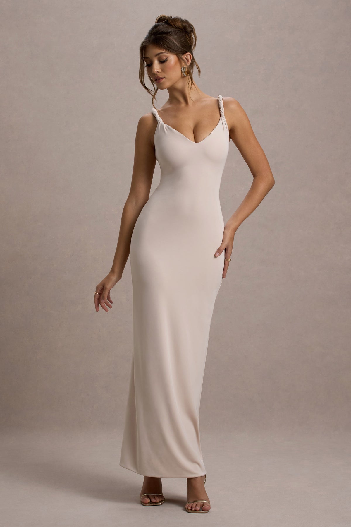 Twist Of Fate | Champagnerfarbenes Maxikleid mit Twist-Trägern