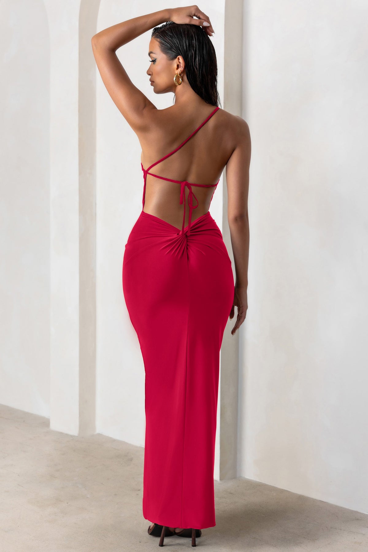 Dressing Up | Rotes Ein-schulter-Maxikleid mit offenem Rücken-Detail
