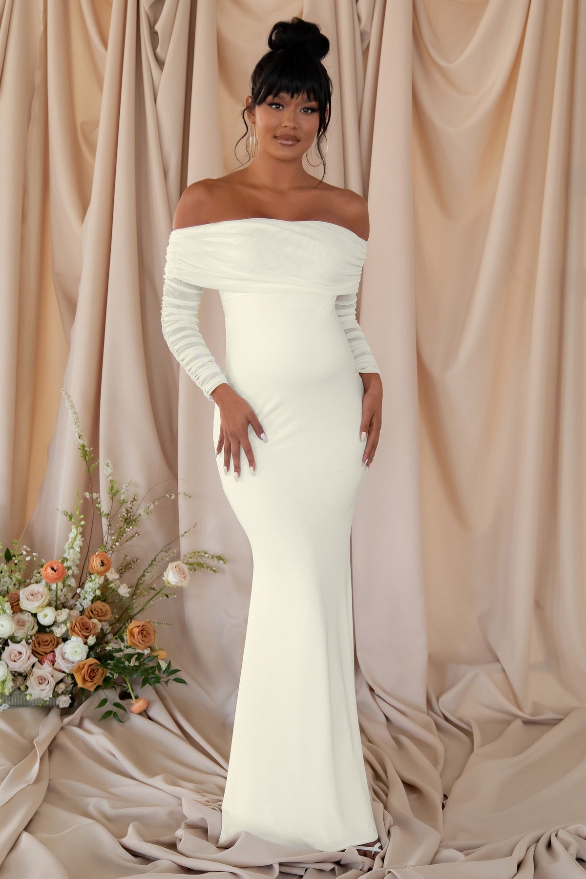 Pretty Perfect | Umstands-Maxikleid in Weiß mit Raffung