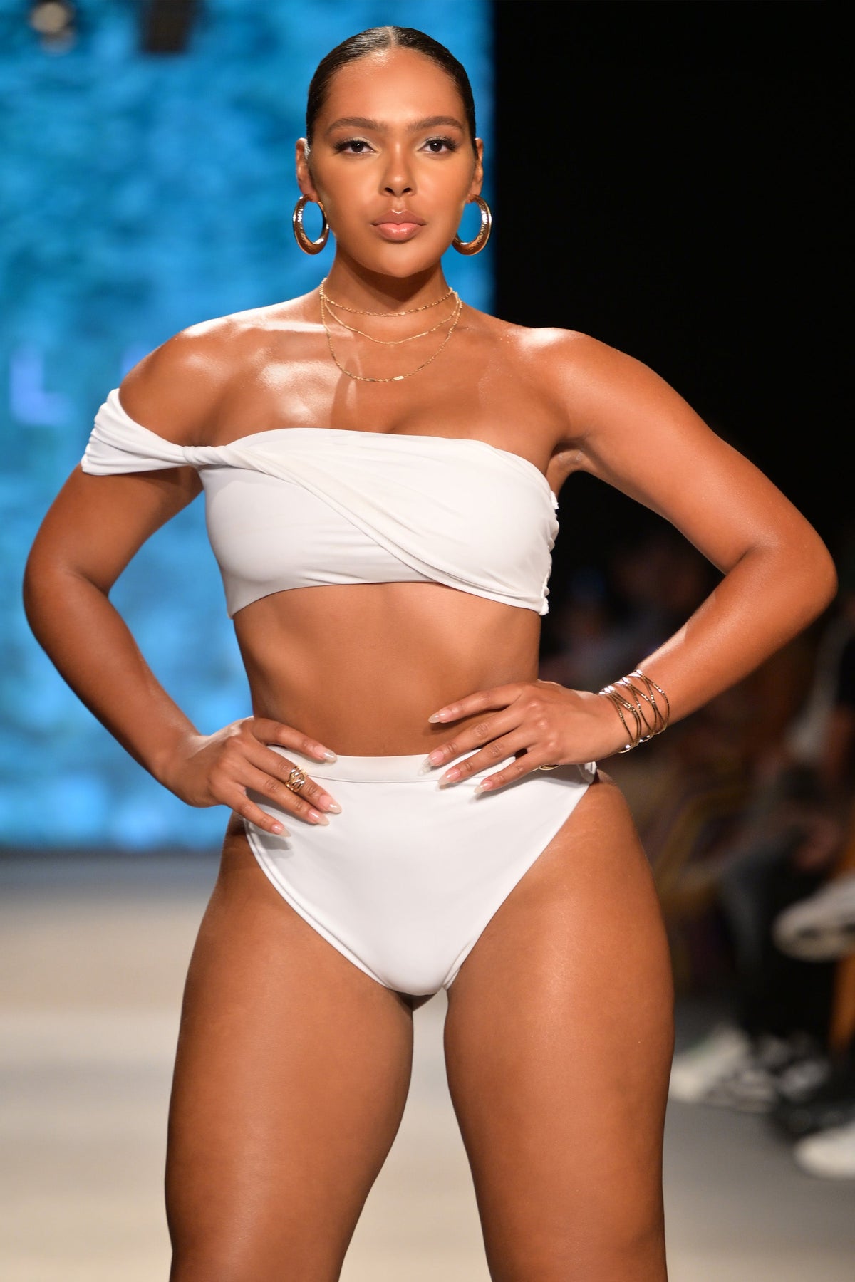 Dusk | Weißes Drapiertes Bandeau-Bikini-Oberteil