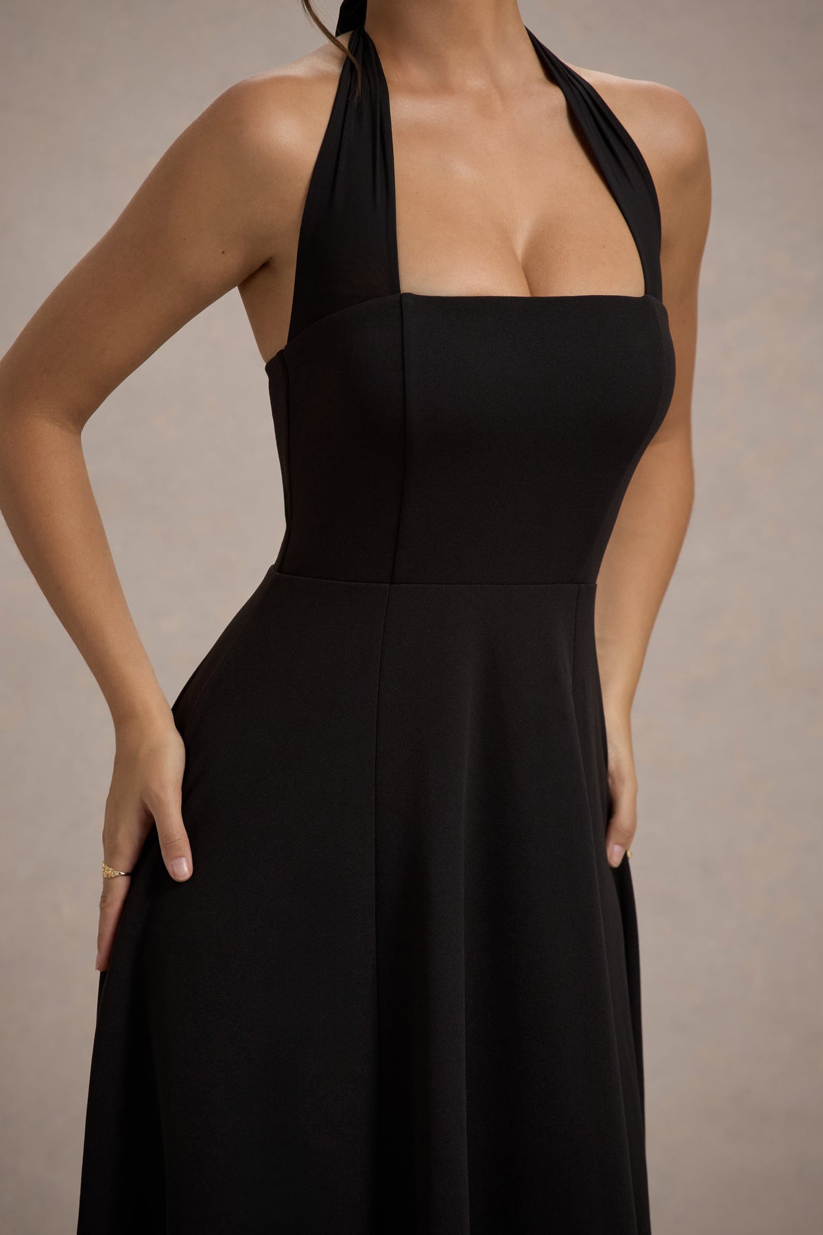 Auburn | Schwarzes Halter Skater Midikleid