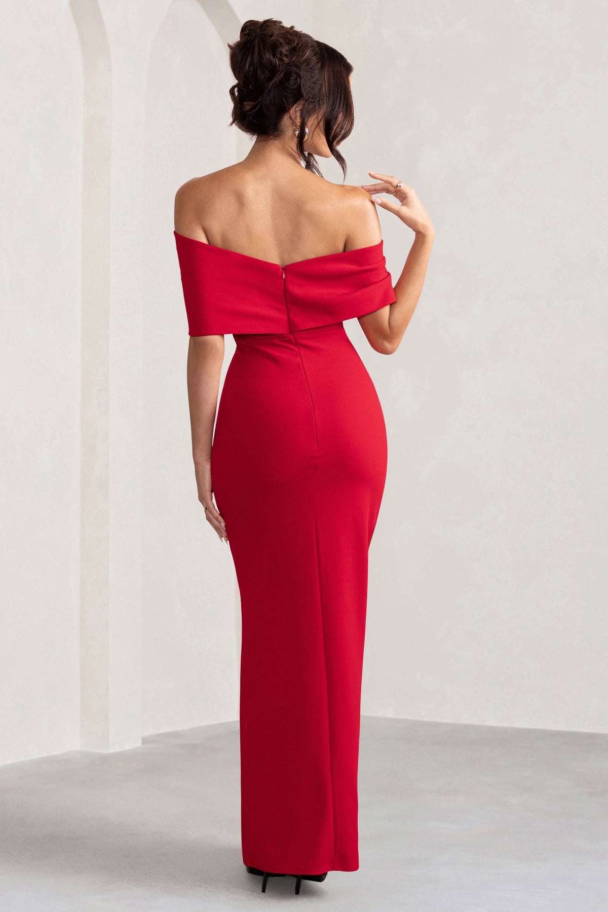 Eva | Rotes Bardot-Maxikleid mit Schleifendetail und Beinschlitz