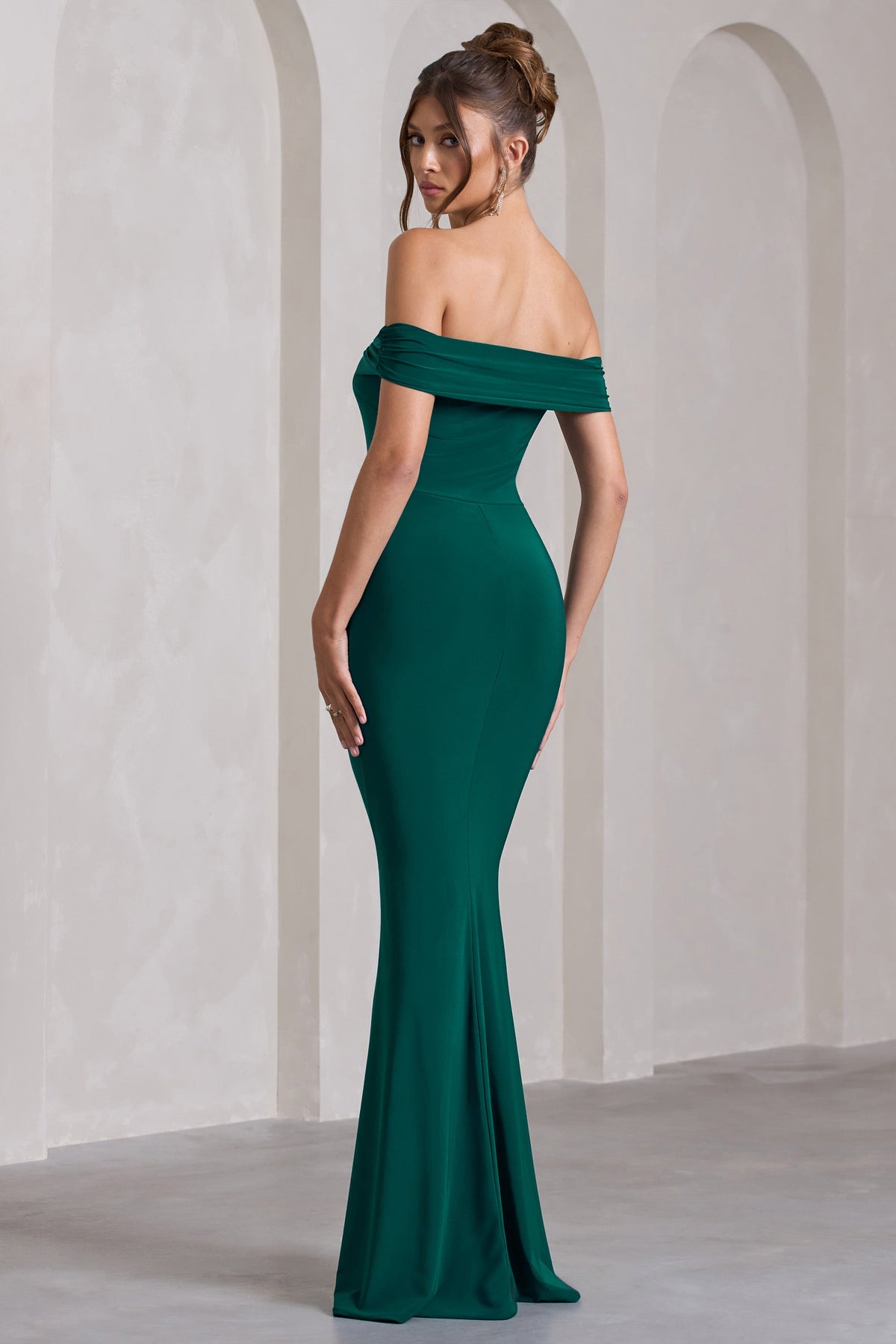 Law of Attraction | Flaschengrünes Bardot-Maxikleid mit Drapierung und Schlitz