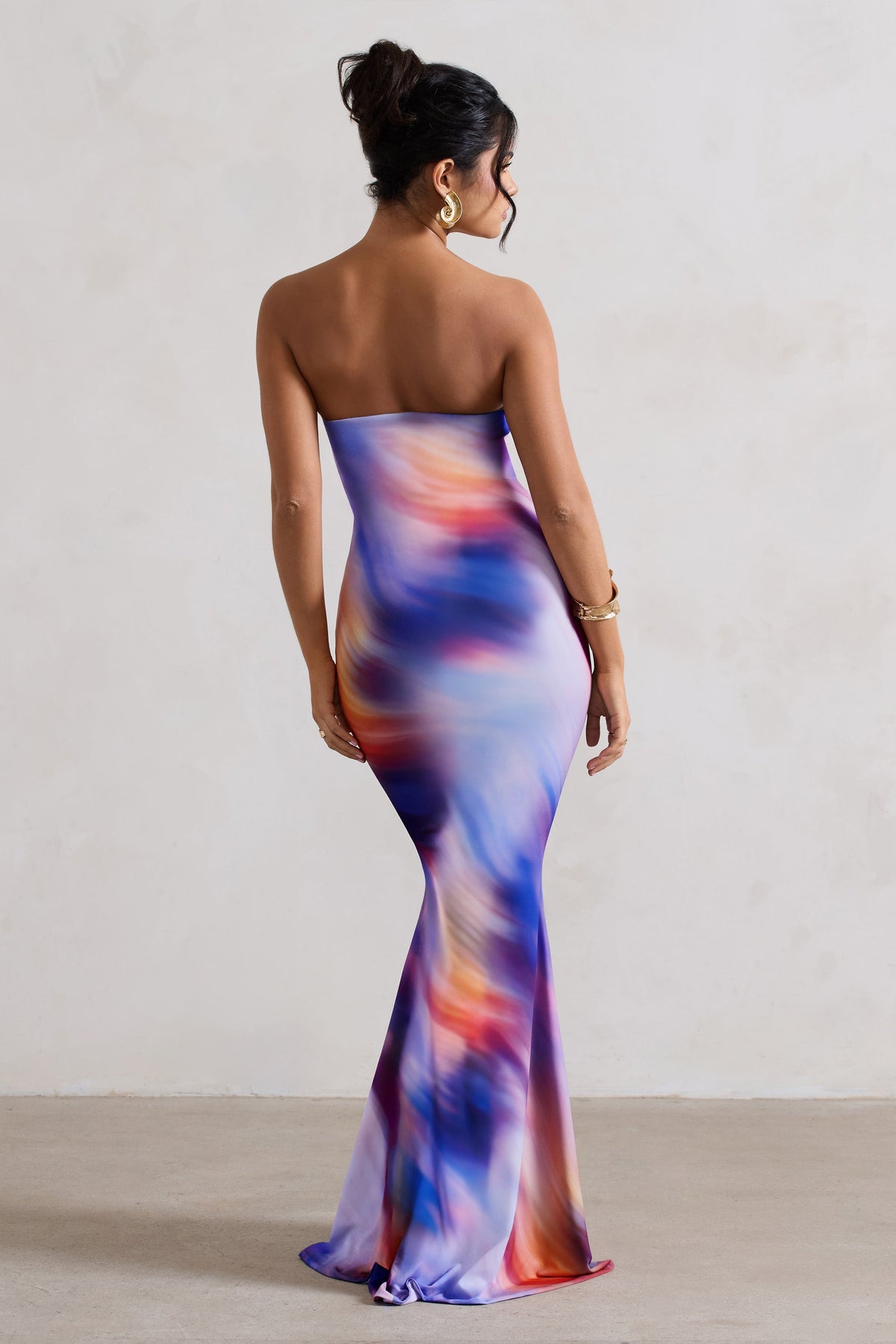Ceremony | Abstrakt bedrucktes Bandeau-Fishtail-Maxikleid