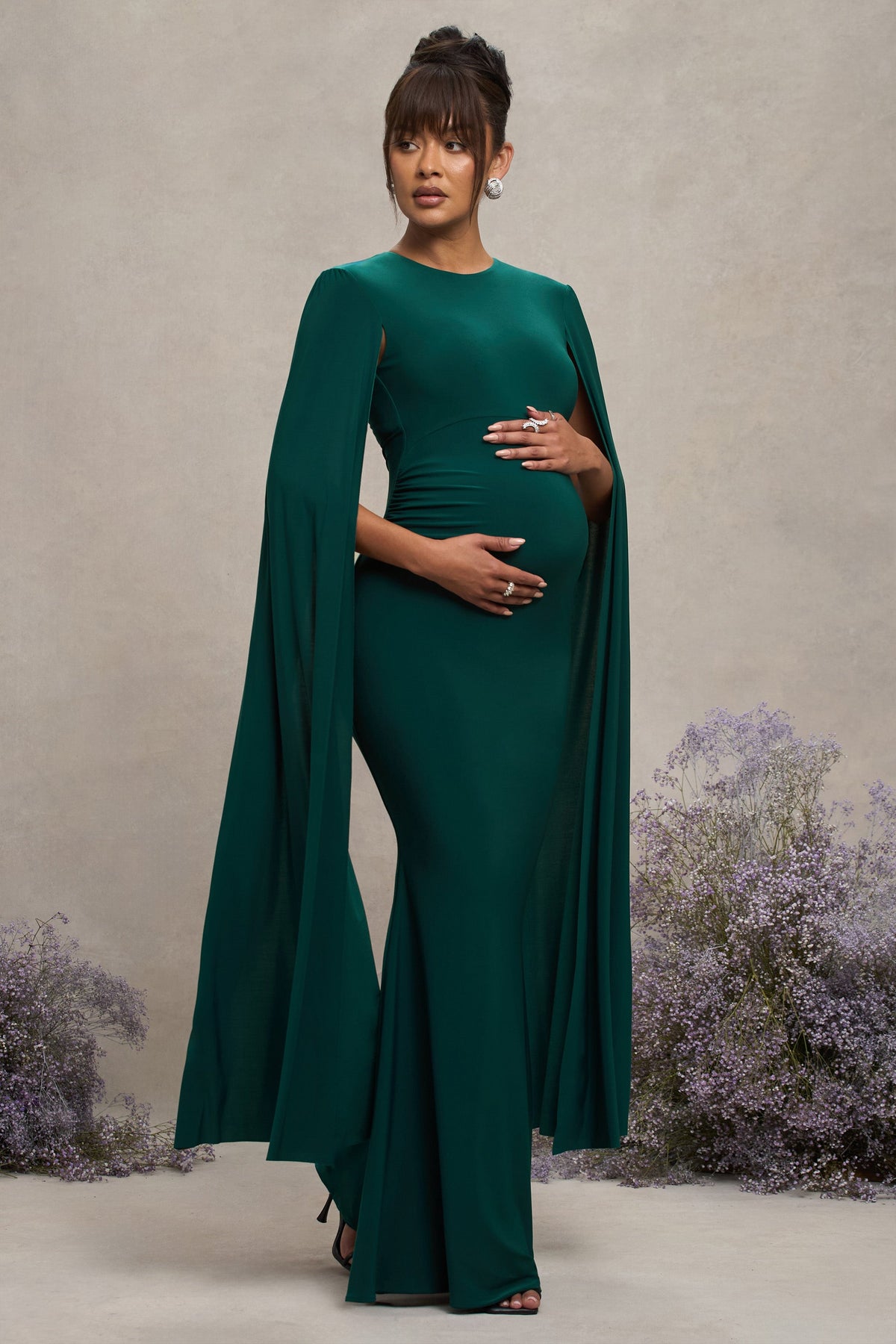 Divine Timing | Flaschengrünes Umstands-Maxikleid mit Cape-Ärmeln