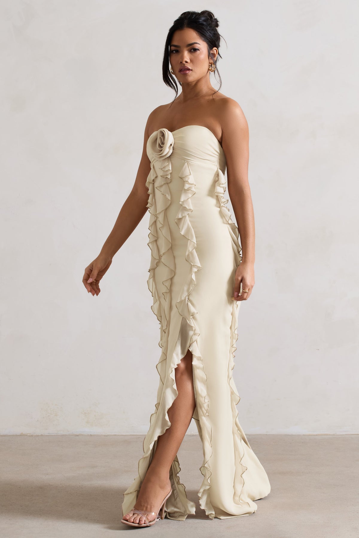 Gardenia | Champagnerfarbiges trägerloses Rüschen-Maxikleid mit Korsage