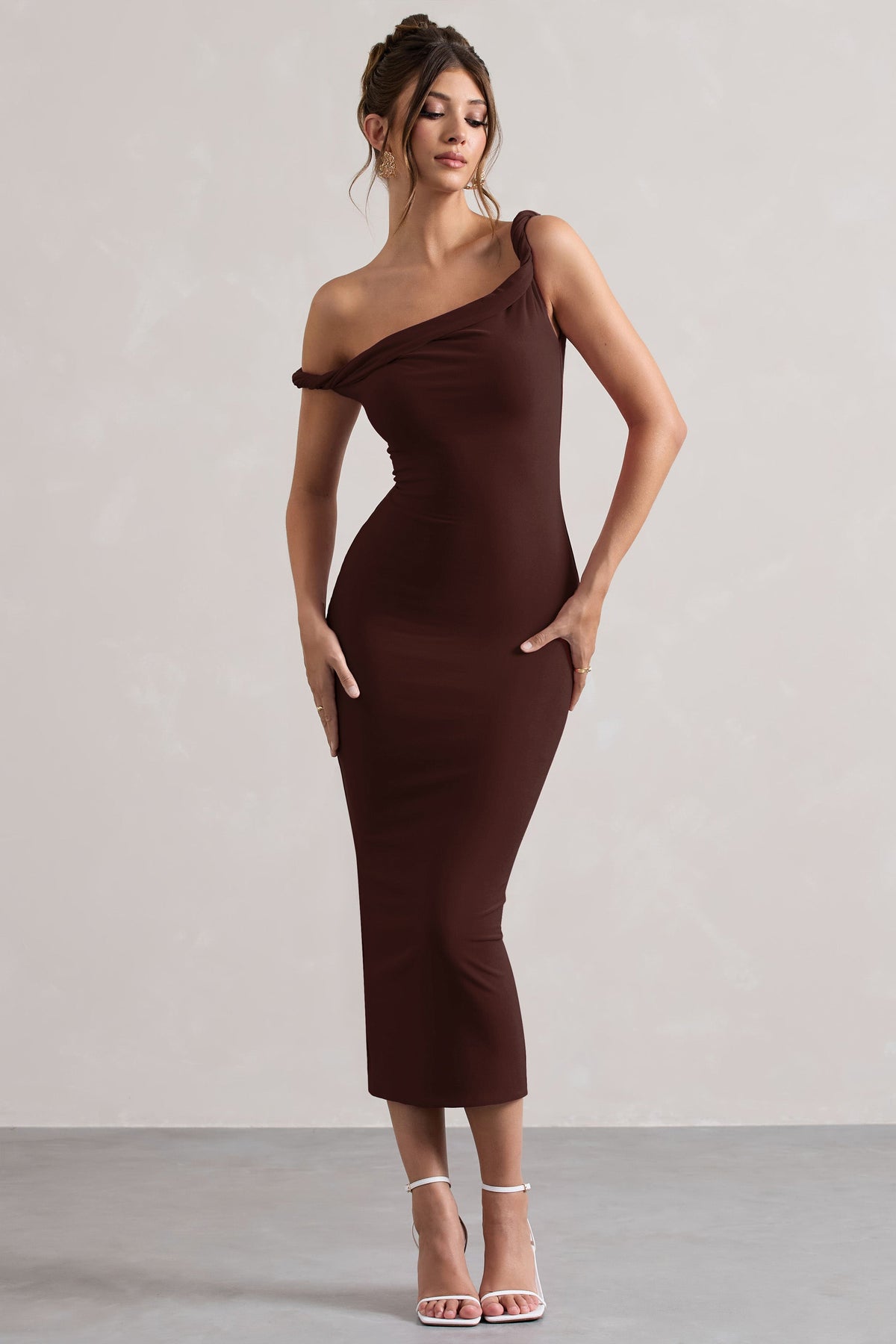 Salome | Schokoladenbraunes Asymmetrisches Midikleid mit verdrehten Details