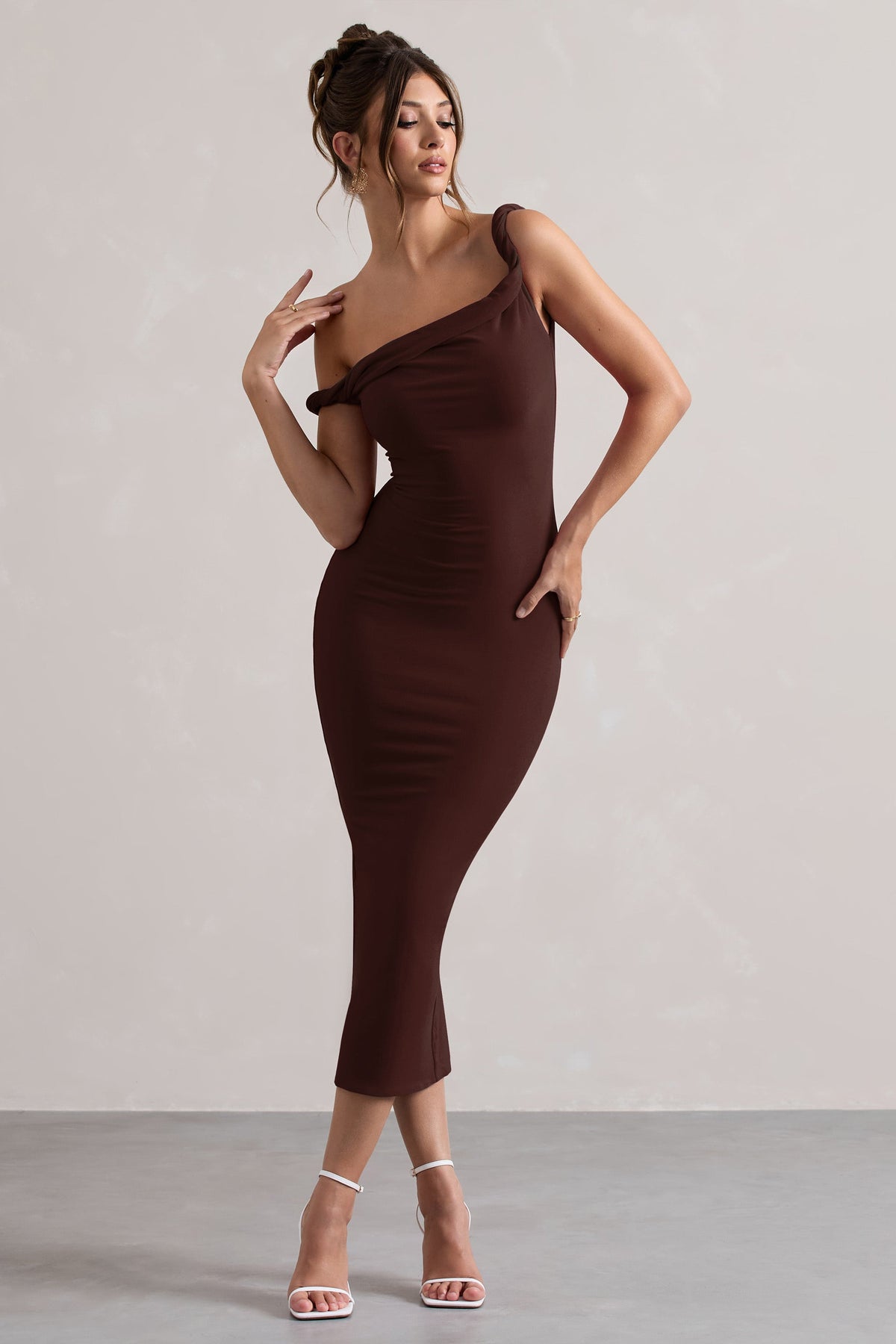 Salome | Schokoladenbraunes Asymmetrisches Midikleid mit verdrehten Details