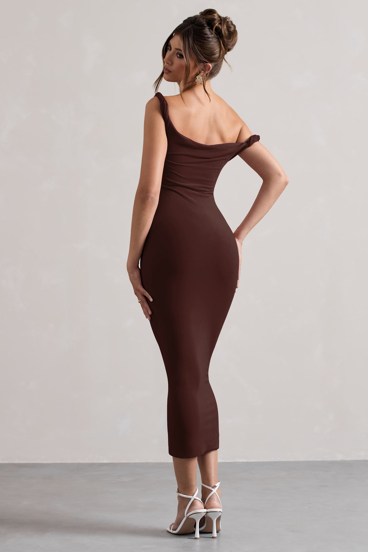 Salome | Schokoladenbraunes Asymmetrisches Midikleid mit verdrehten Details