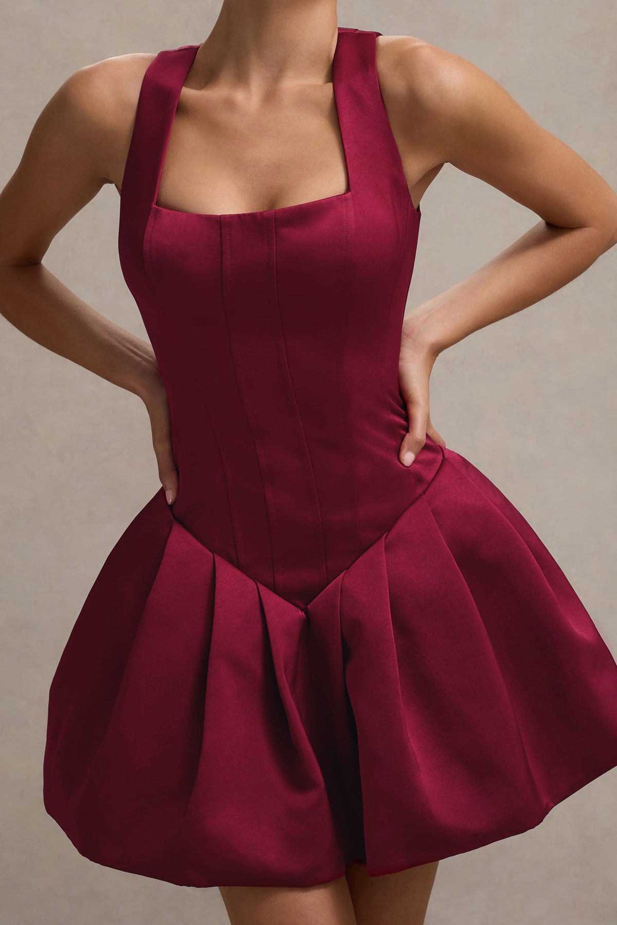 Bramble | Port Satin-Minikleid mit quadratischem Ausschnitt und Puffball-Ärmeln