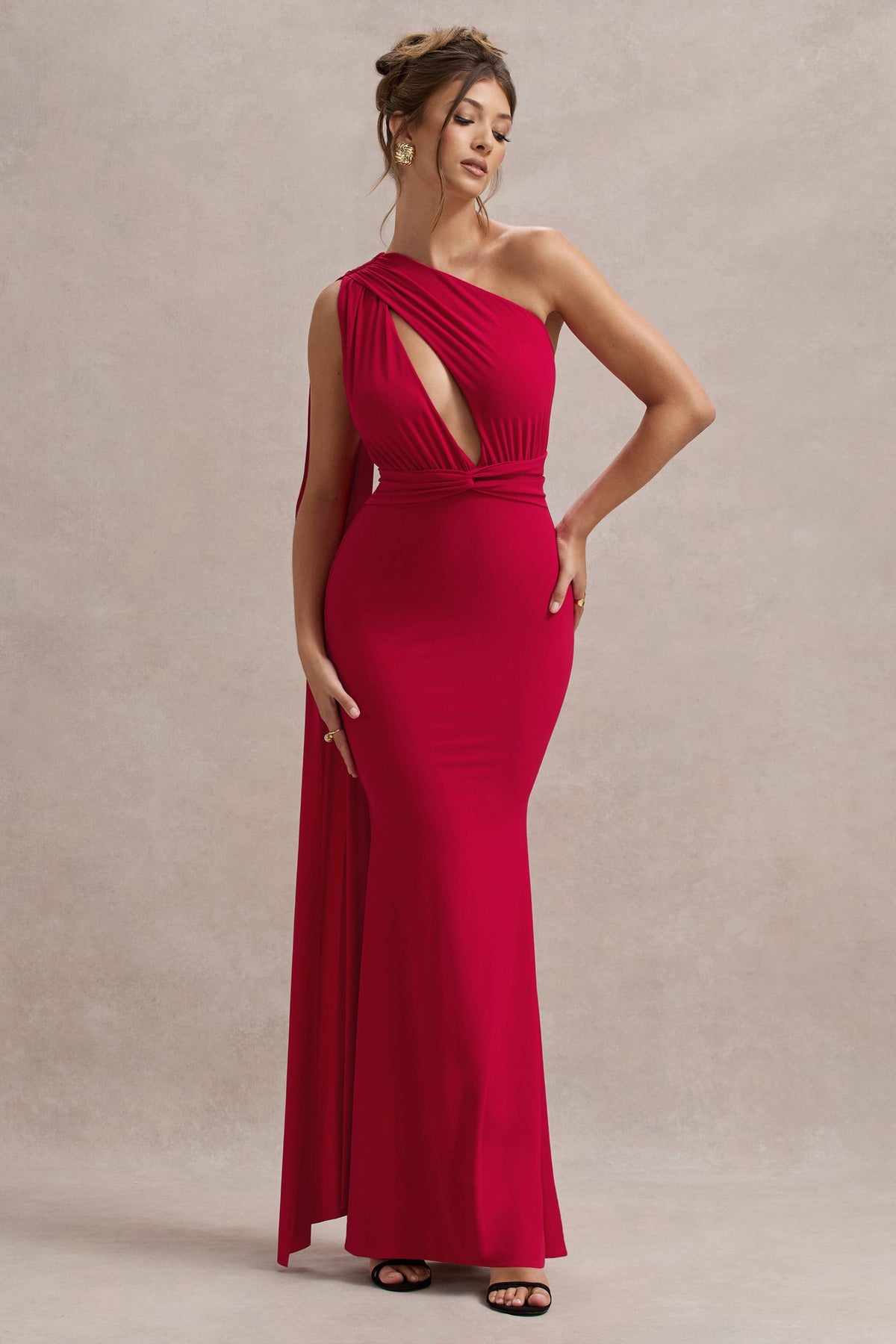 Elaina | Rotes asymmetrisches Maxikleid mit Knoten und Schärpe