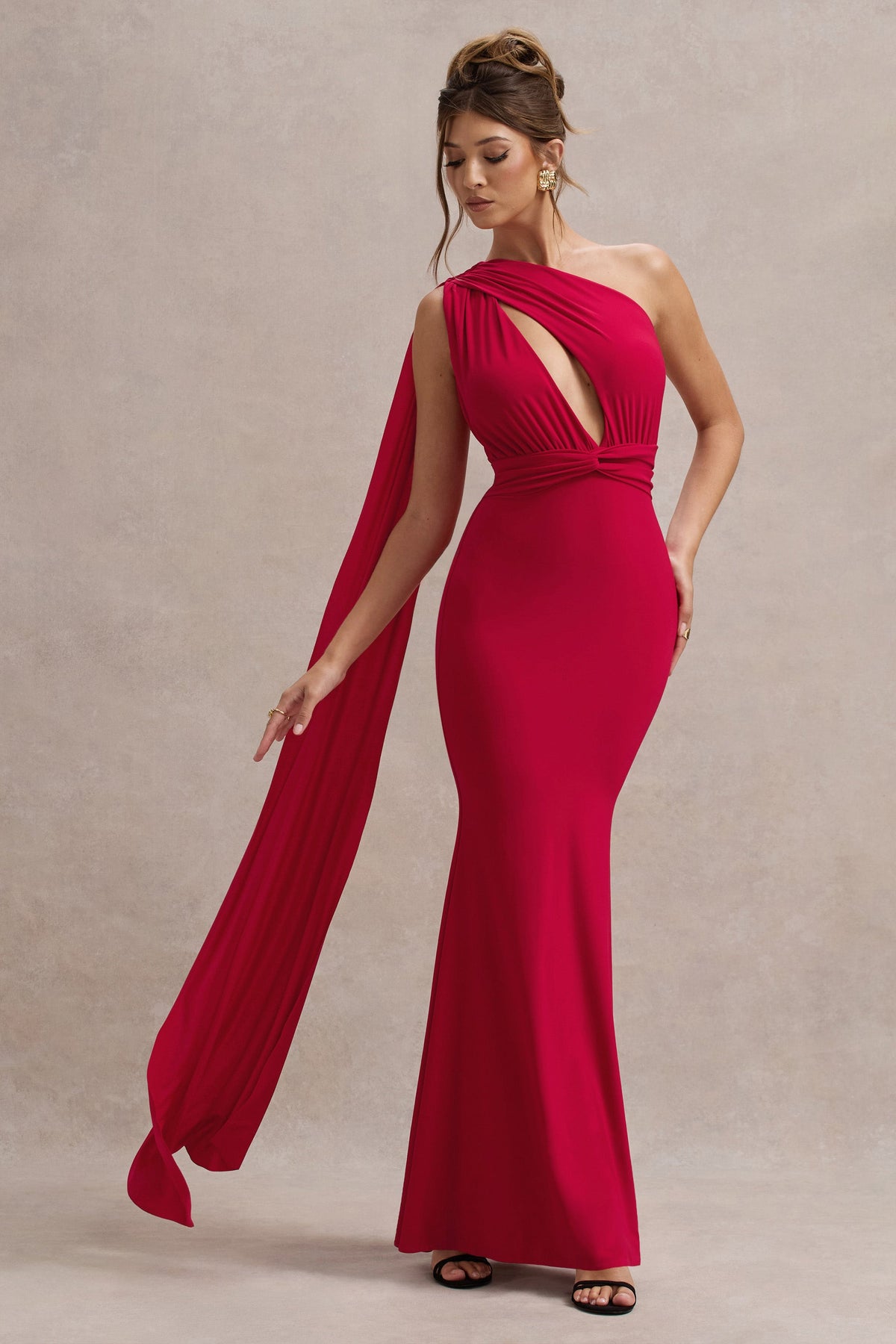 Elaina | Rotes asymmetrisches Maxikleid mit Knoten und Schärpe