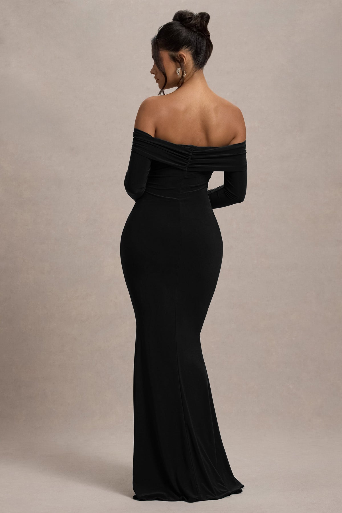 Amaia | Schwarzes Bardot-Maxikleid mit langen Ärmeln