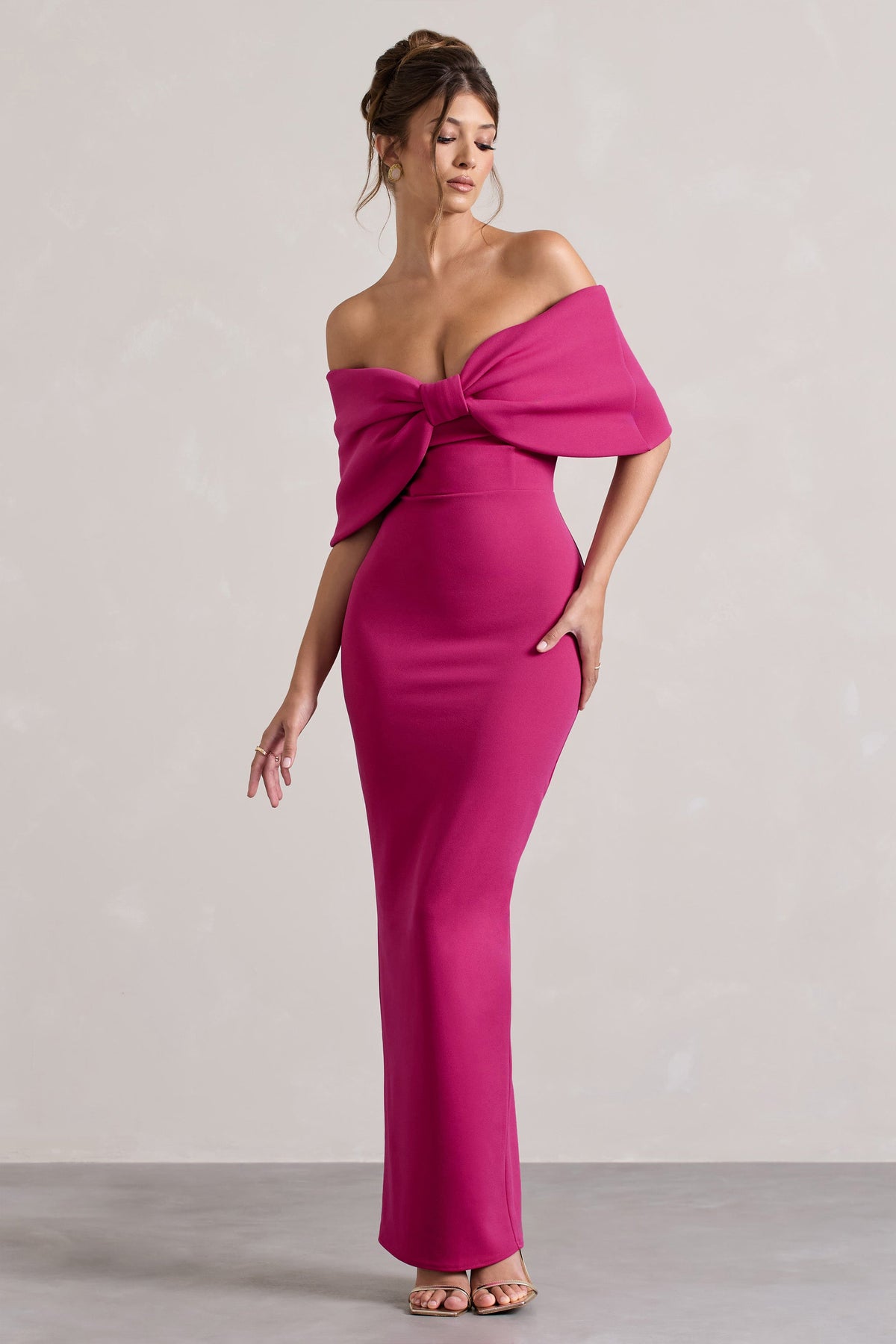 Cornelia | Trägerloses Maxikleid in Knallpink mit übergroßer Schleife