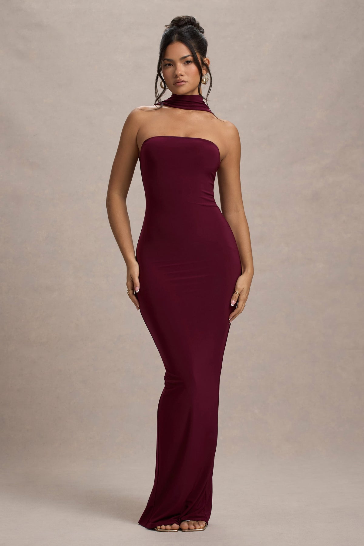 Nobu | Burgunderrotes Bandeau-Maxikleid mit Halterneck-Kragen