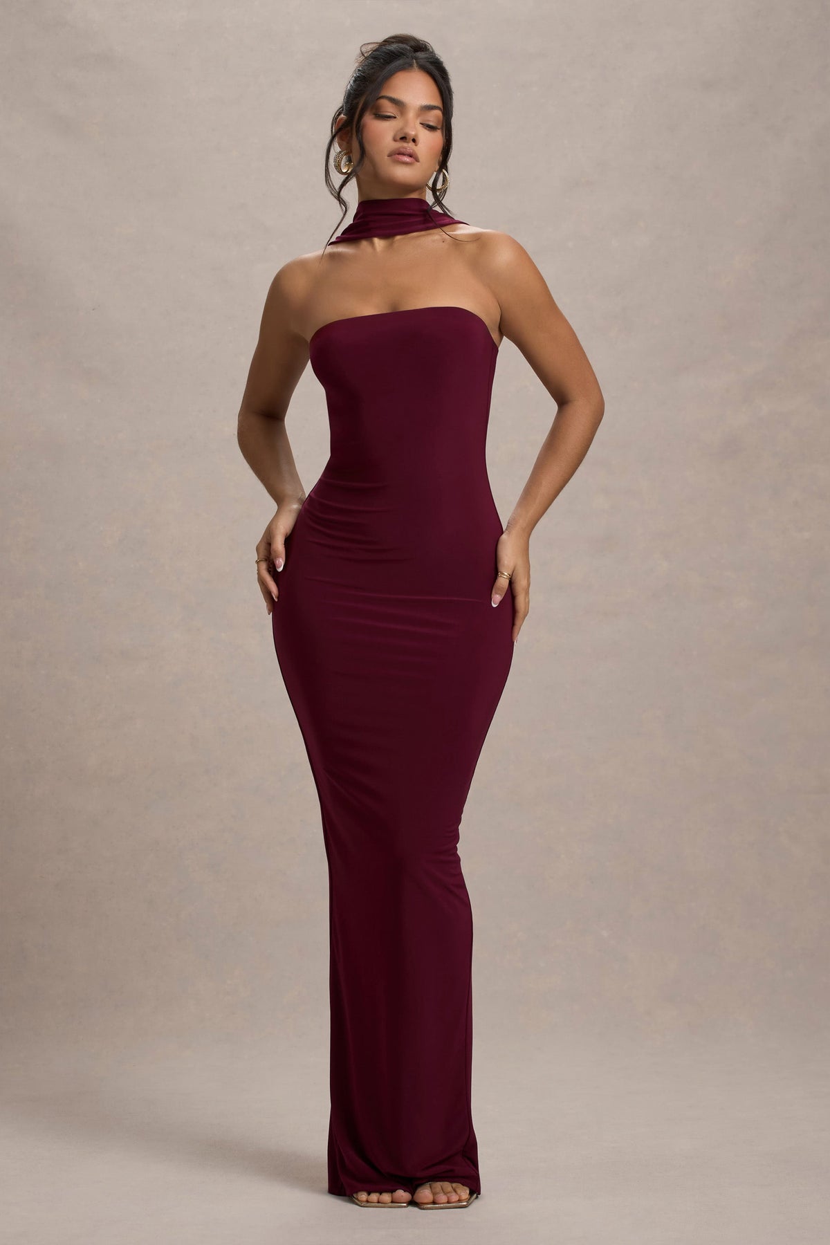 Nobu | Burgunderrotes Bandeau-Maxikleid mit Halterneck-Kragen