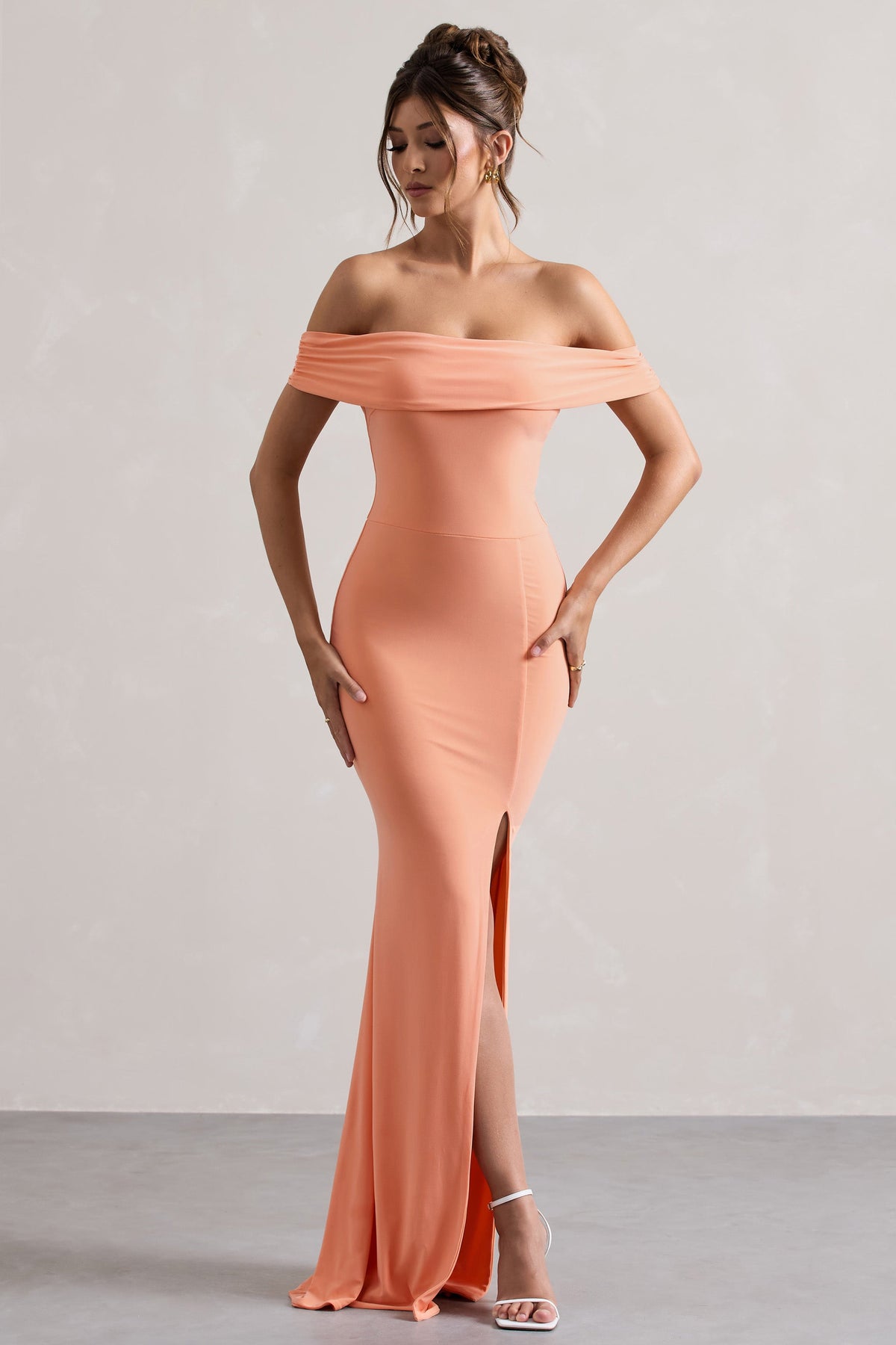 Law of Attraction | Korallenfarbenes Bardot-Maxikleid mit Drapierung und Schlitz