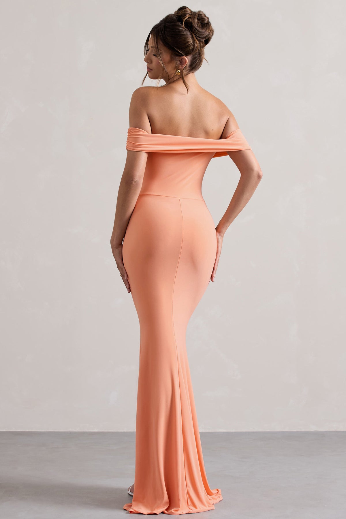 Law of Attraction | Korallenfarbenes Bardot-Maxikleid mit Drapierung und Schlitz