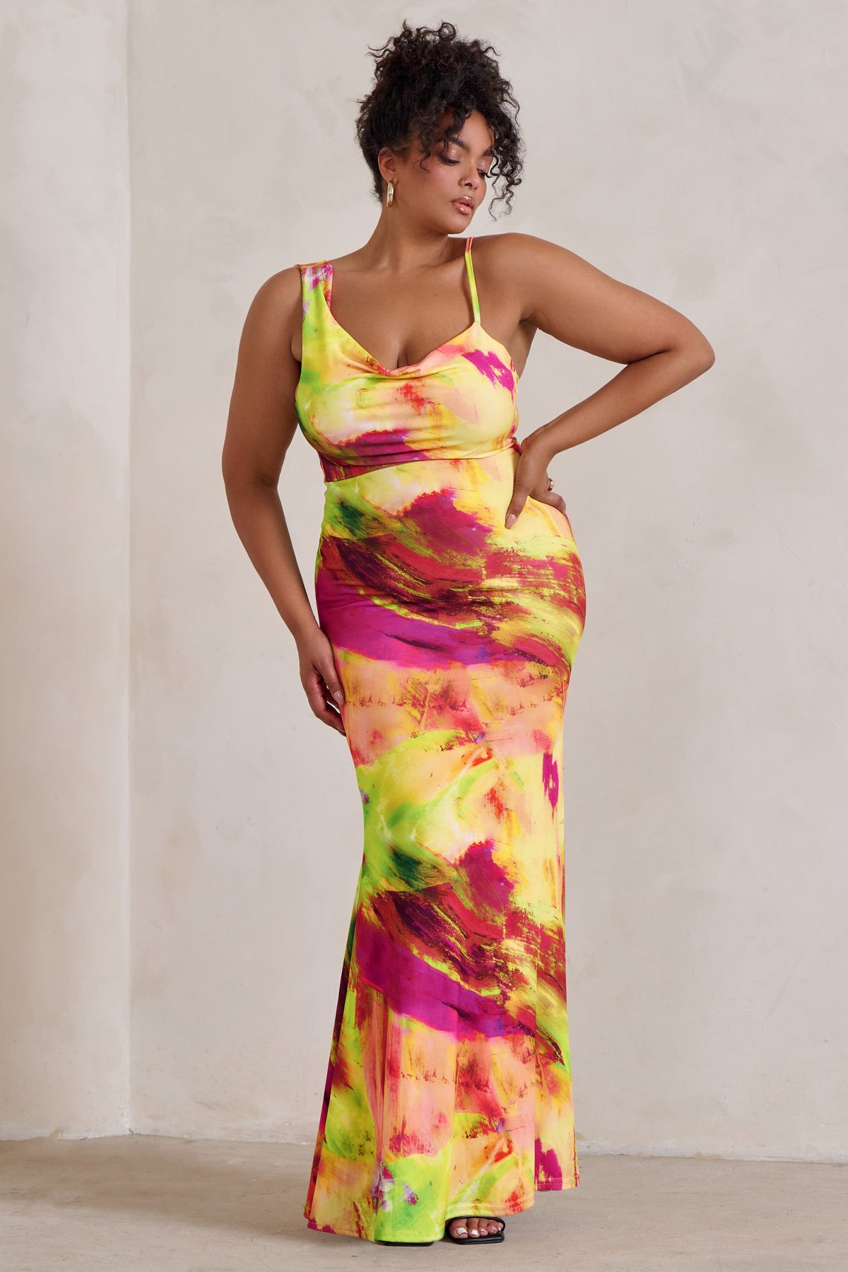Phantasy | Maxikleid mit Limetten-Print, asymmetrischem Wasserfallausschnitt und Fishschwanz-Saum