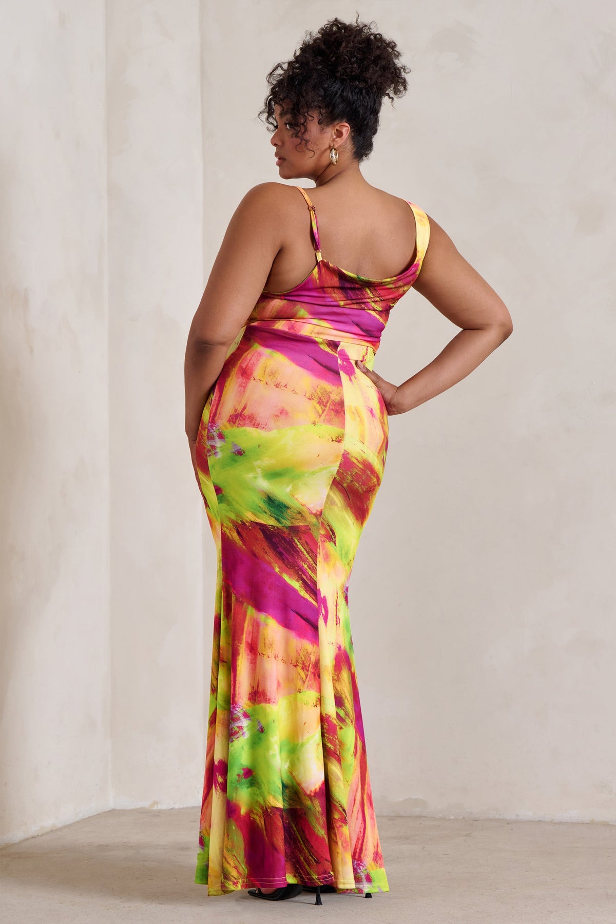Phantasy | Maxikleid mit Limetten-Print, asymmetrischem Wasserfallausschnitt und Fishschwanz-Saum