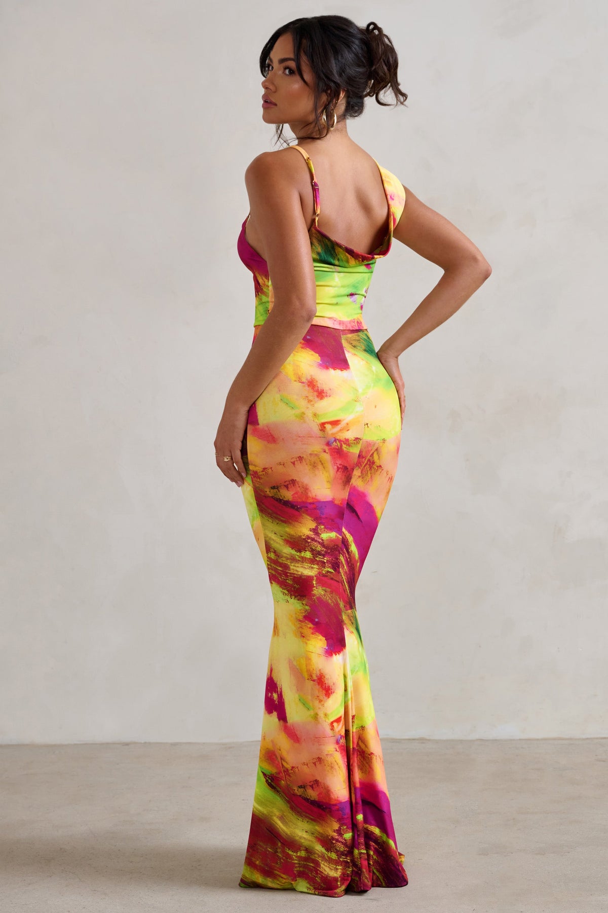 Phantasy | Maxikleid mit Limetten-Print, asymmetrischem Wasserfallausschnitt und Fishschwanz-Saum