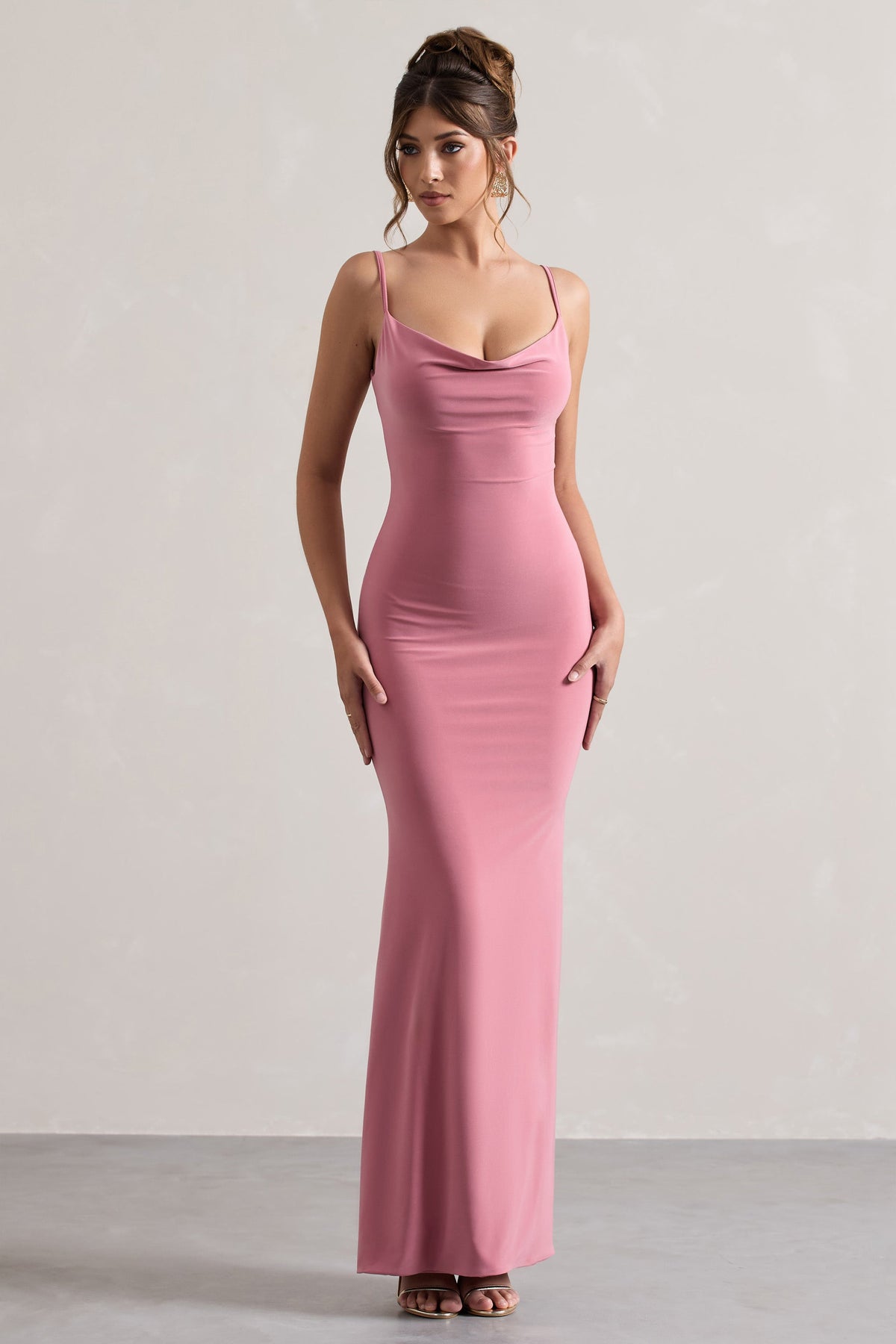 Francoise | Blassrosa Wasserfall-Ausschnitt-Maxikleid mit Rückenausschnitt und Spitzeinsatz