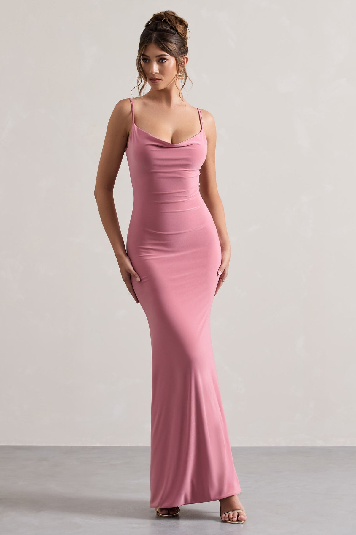 Francoise | Blassrosa Wasserfall-Ausschnitt-Maxikleid mit Rückenausschnitt und Spitzeinsatz