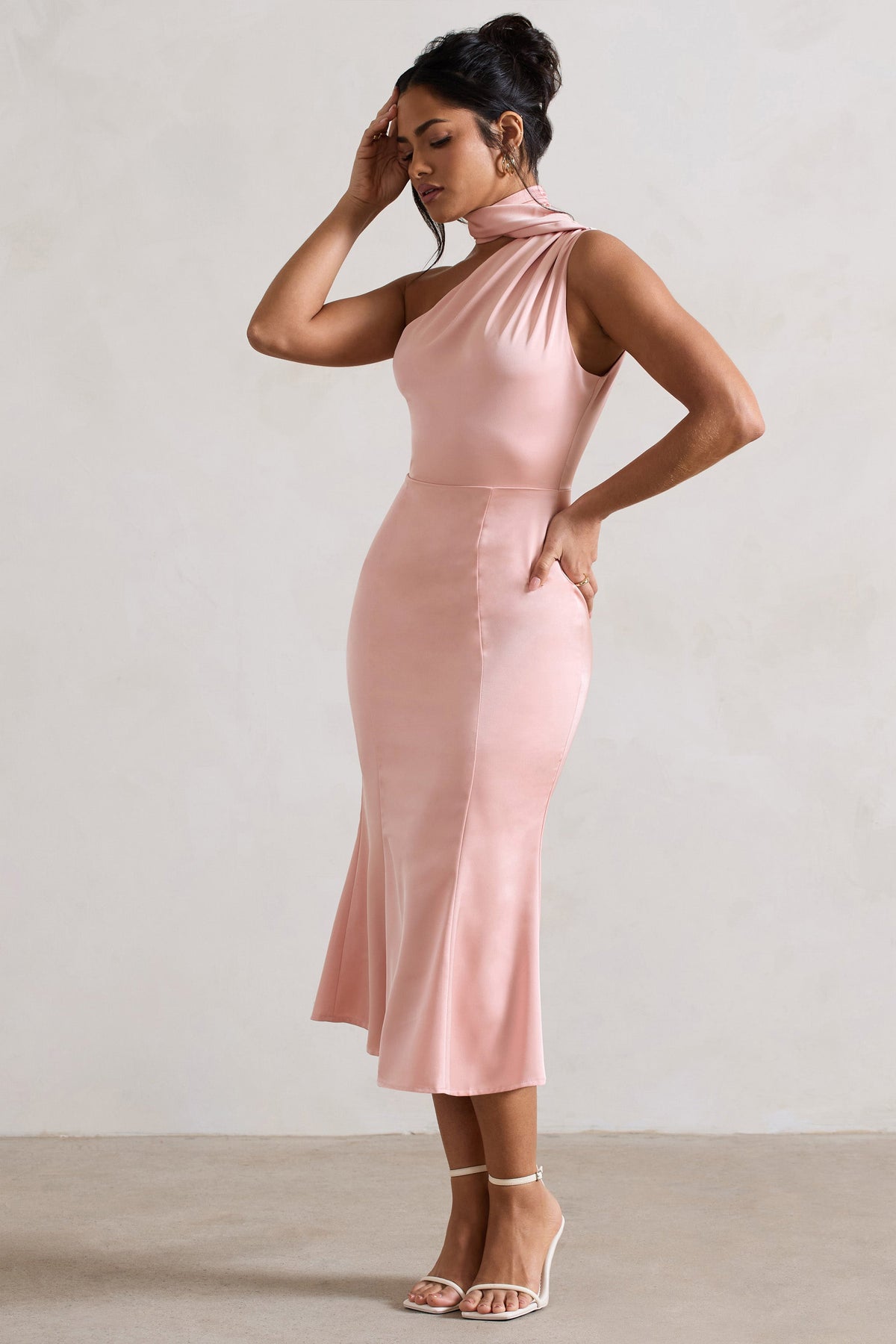 Golden Girl | Blassrosa Satin-One-Shoulder High-Neck Ausgestelltes Midikleid