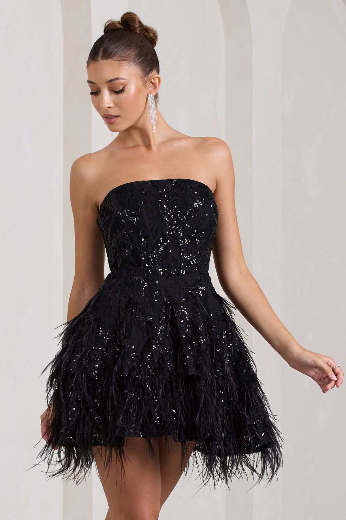 Little Wish | Schwarzes Pailletten-Spitzen trägerloses Minikleid mit Federn