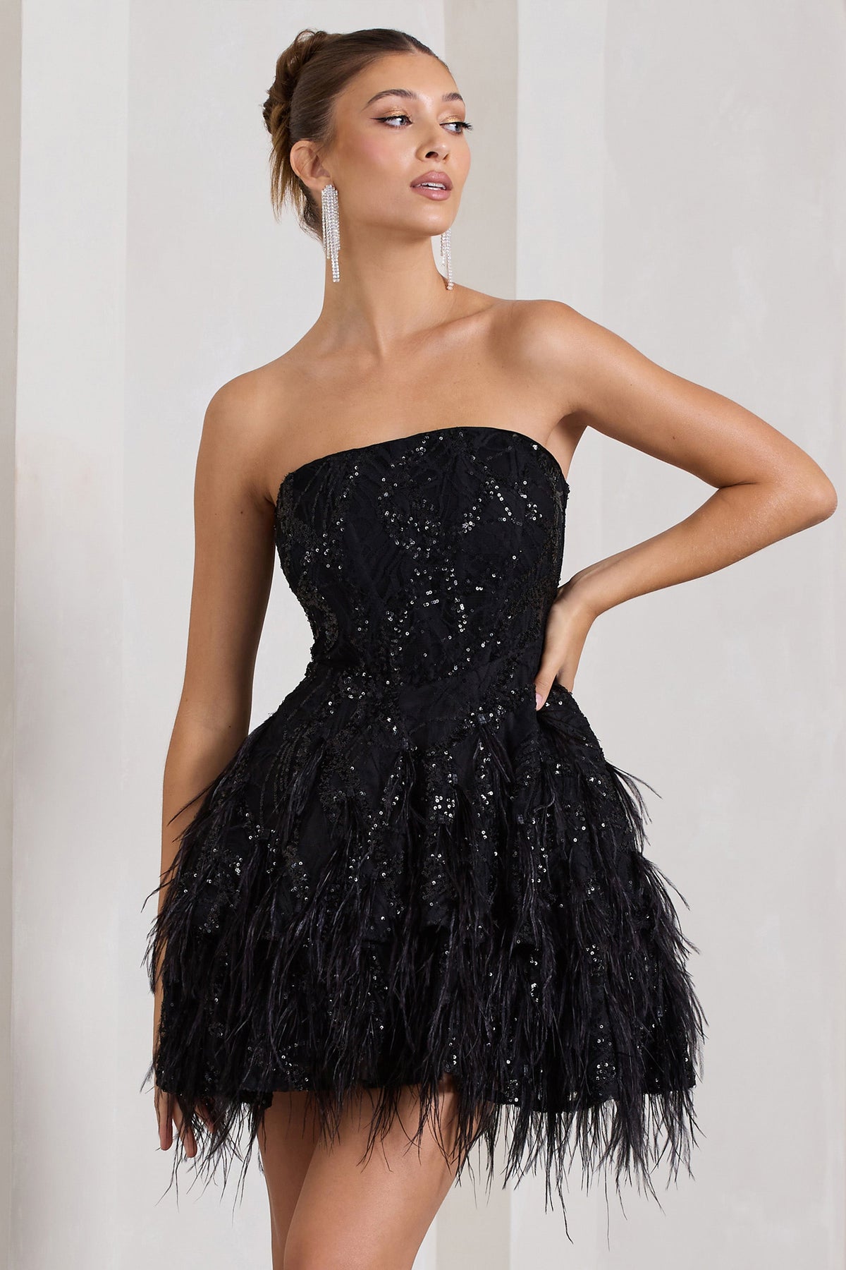 Little Wish | Schwarzes Pailletten-Spitzen trägerloses Minikleid mit Federn