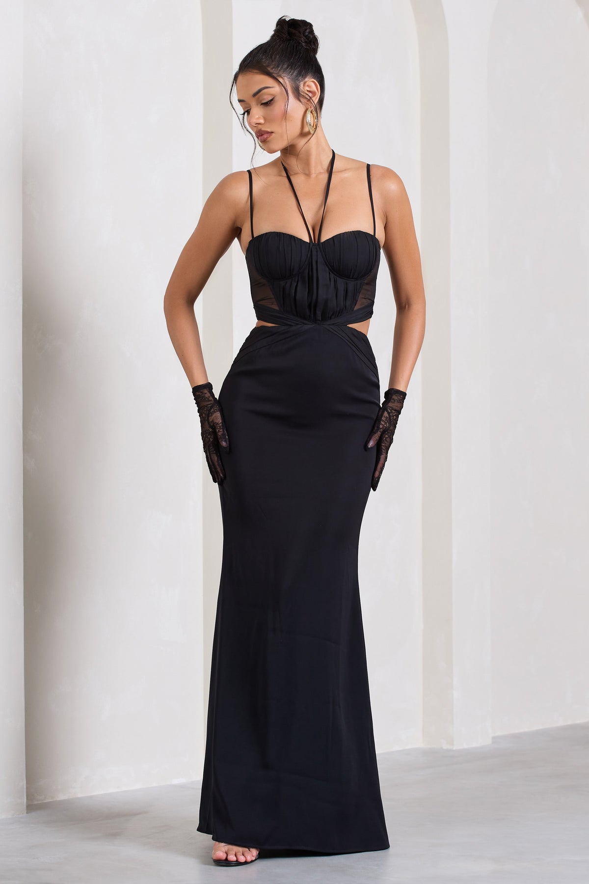 Stardom | Schwarzes Chiffon-Maxikleid mit Trägern und Sweetheart-Cut-Out
