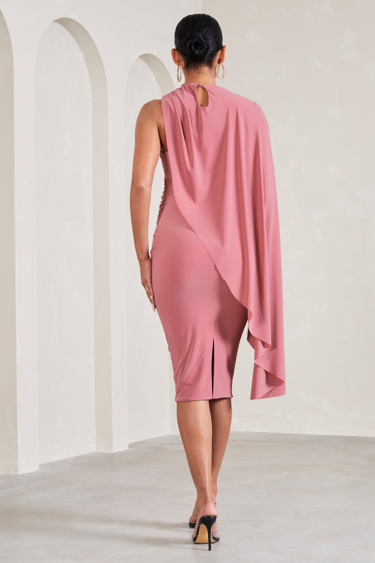 New Chapter | Blassrosa asymmetrisches Umstands-Midikleid mit Cape