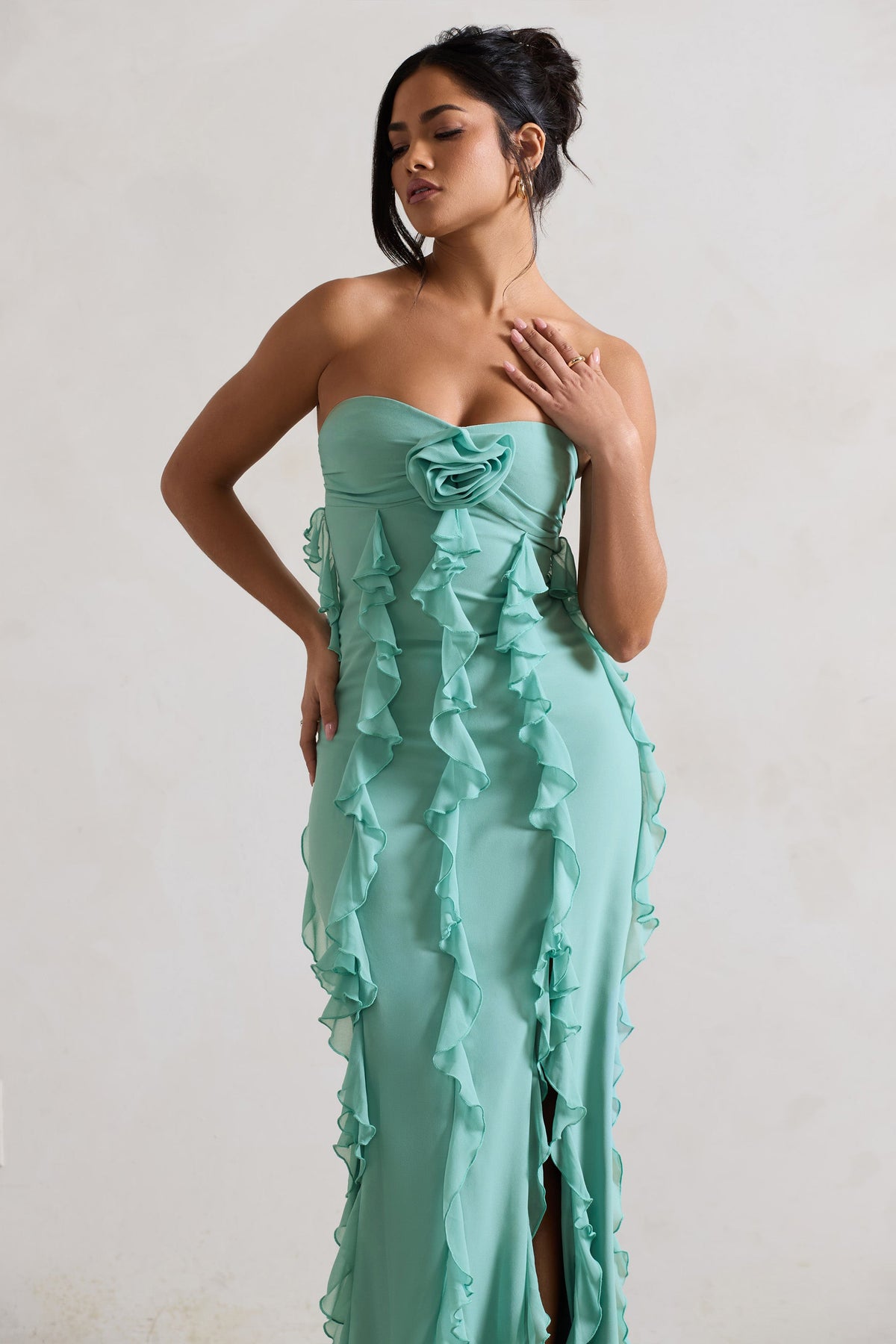 Gardenia | Minzgrünes trägerloses Rüschen-Maxikleid mit Korsage