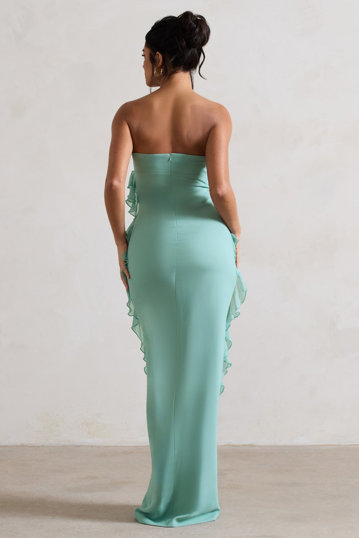 Gardenia | Minzgrünes trägerloses Rüschen-Maxikleid mit Korsage