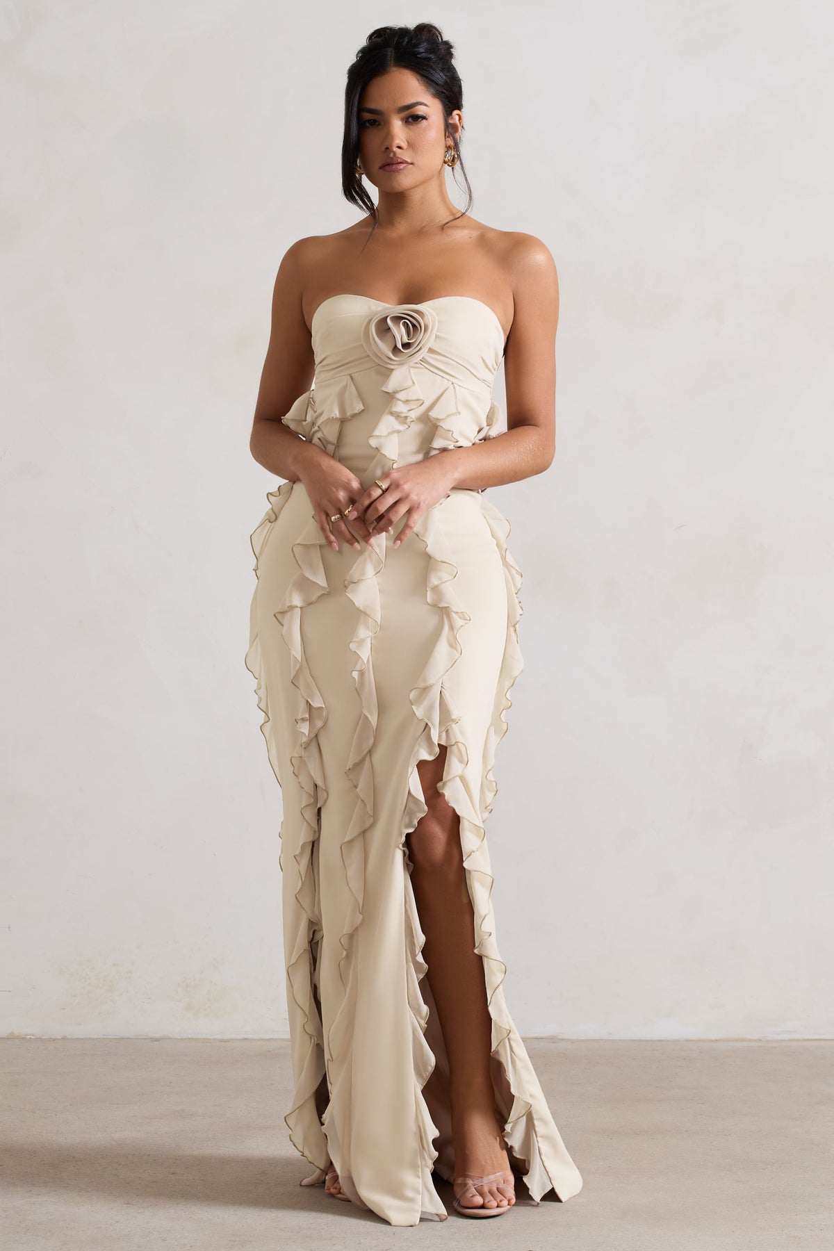 Gardenia | Champagnerfarbiges trägerloses Rüschen-Maxikleid mit Korsage