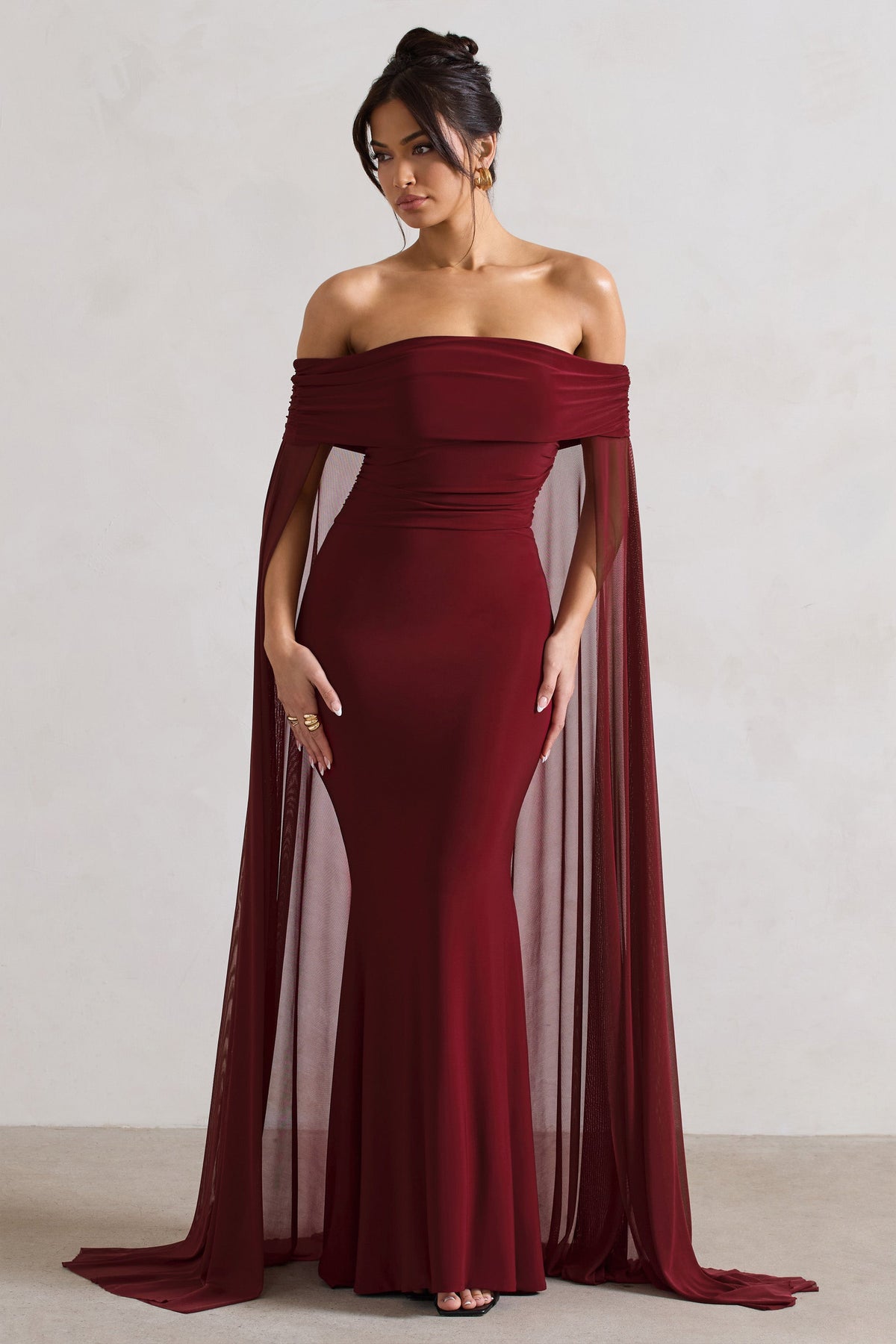 Carlotta | Berry Bardot Maxikleid mit Chiffon-Cape