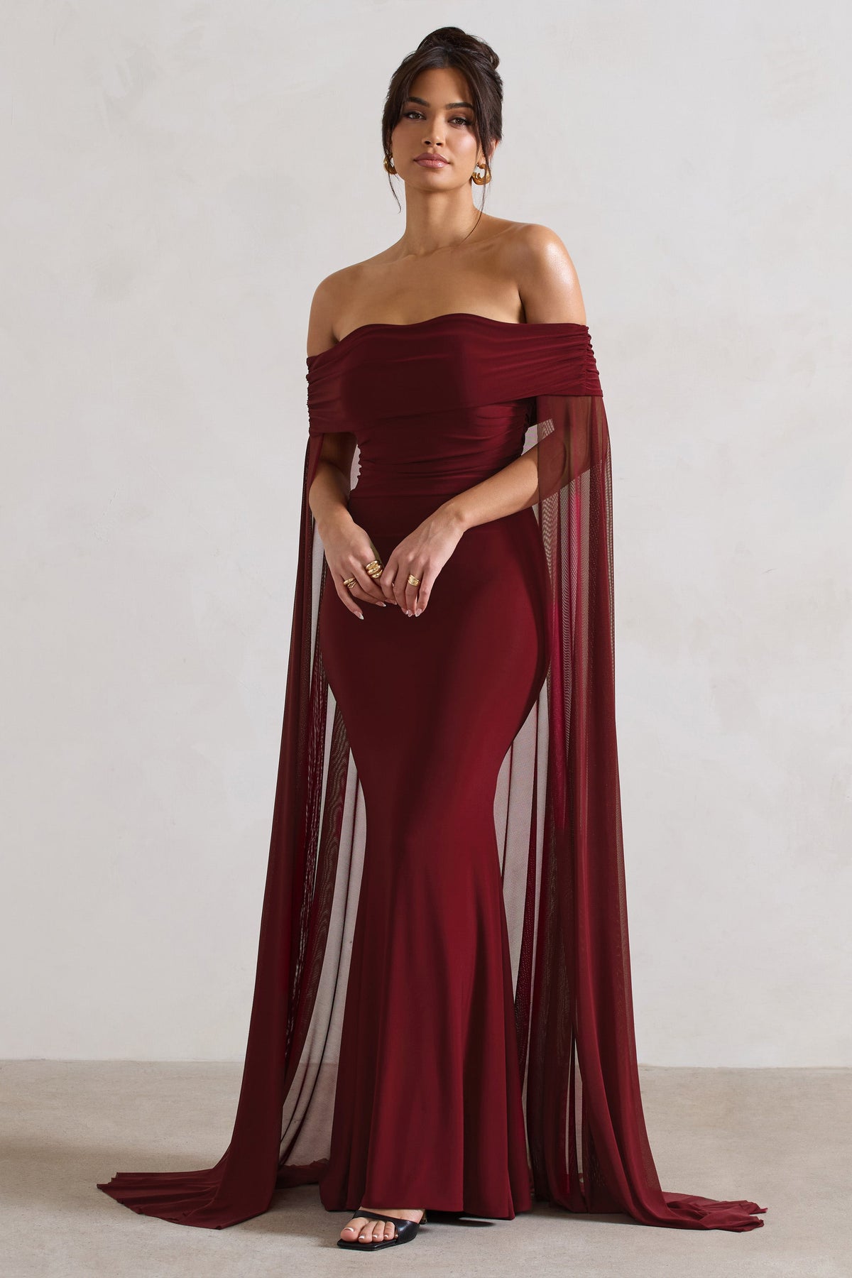 Carlotta | Berry Bardot Maxikleid mit Chiffon-Cape
