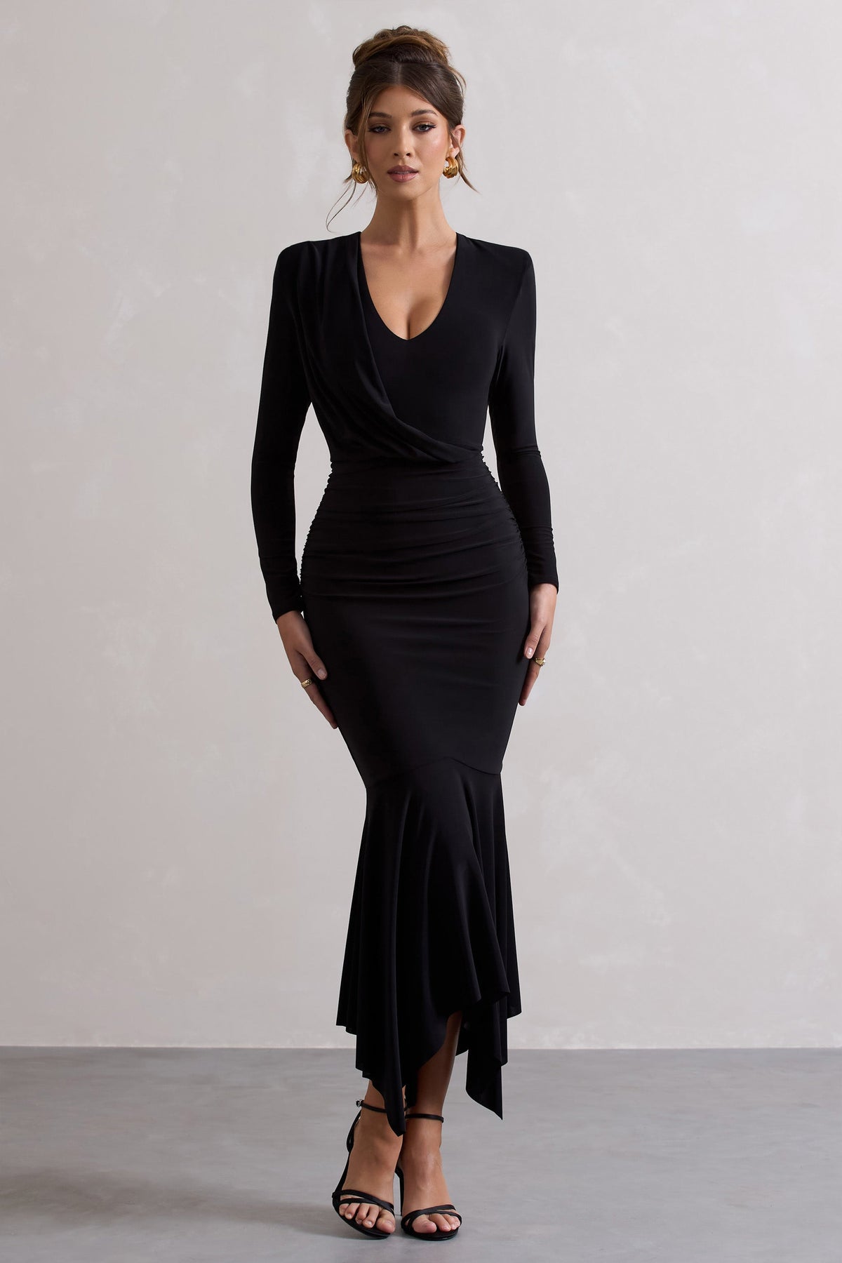 Milena | Schwarzes Maxikleid mit tiefem Ausschnitt und drapiertem Saum