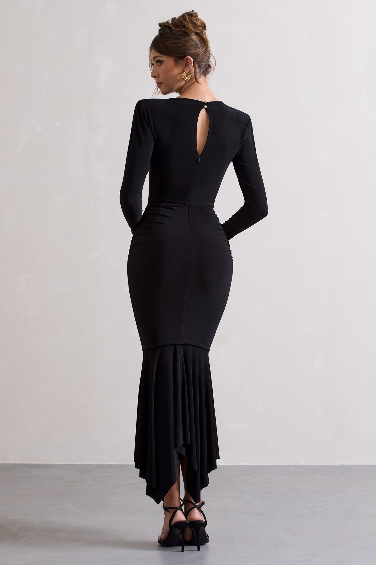 Milena | Schwarzes Maxikleid mit tiefem Ausschnitt und drapiertem Saum