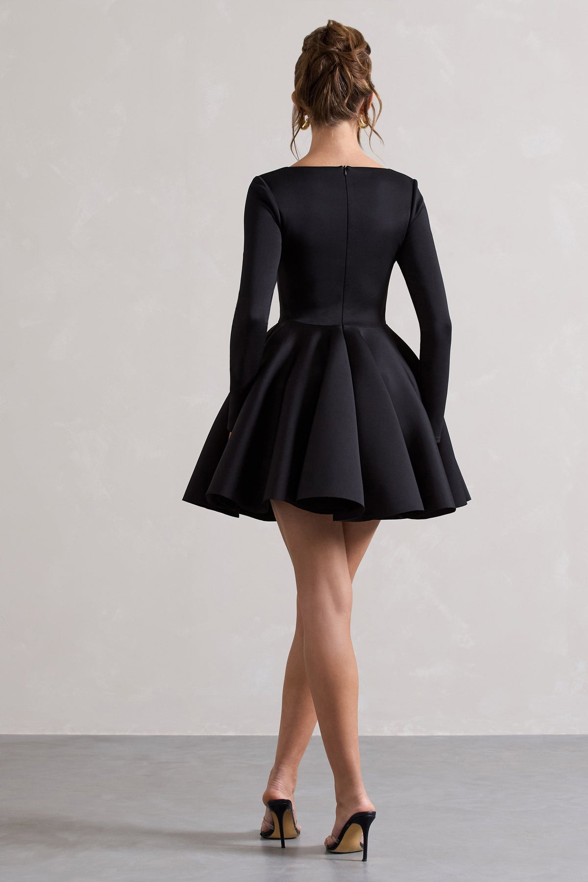 Winslet | Schwarzes Mini-Skaterkleid mit eckigem Ausschnitt