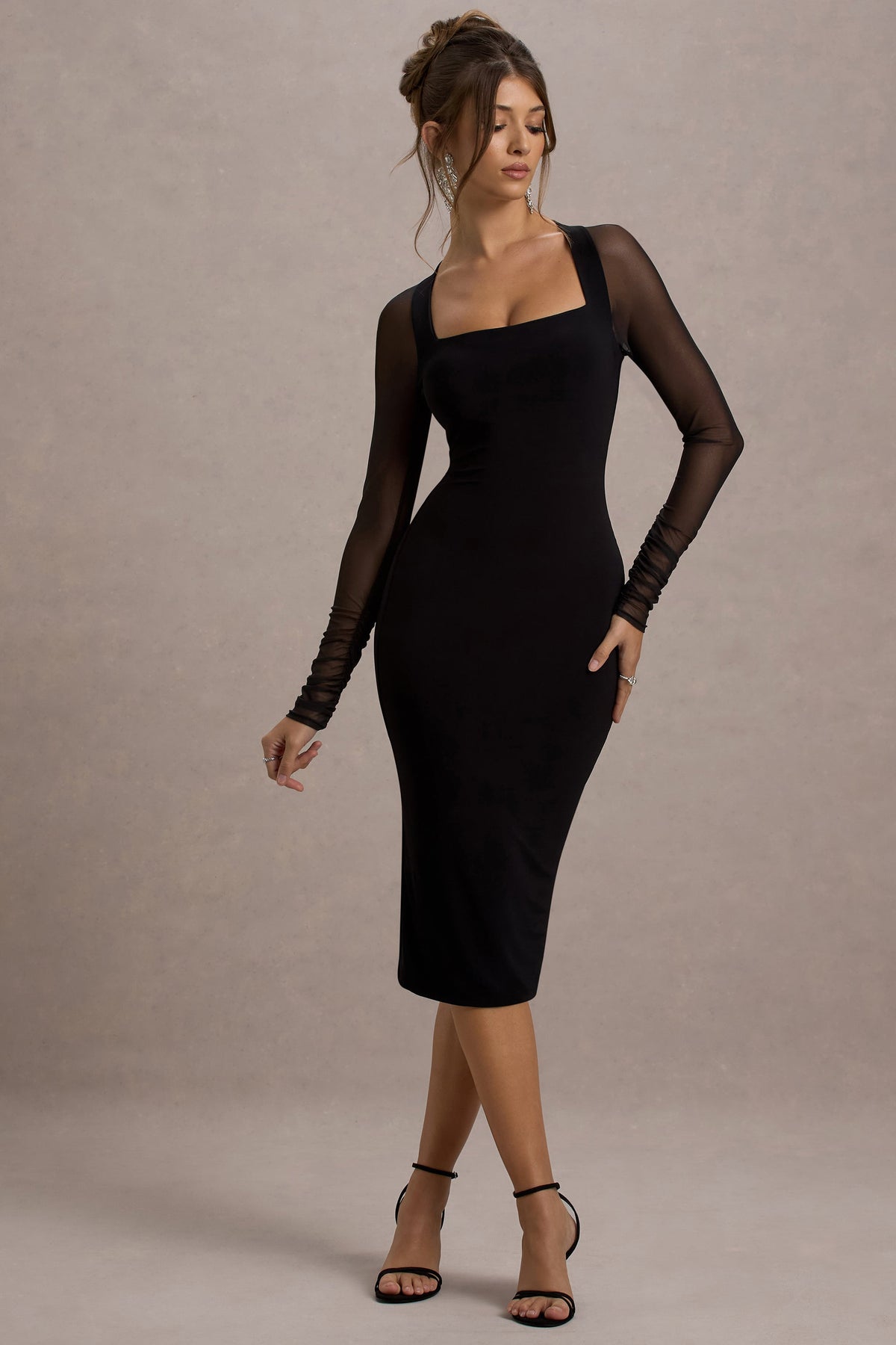 Off Track | Schwarzes Bodycon-Midikleid mit transparenten Ärmeln