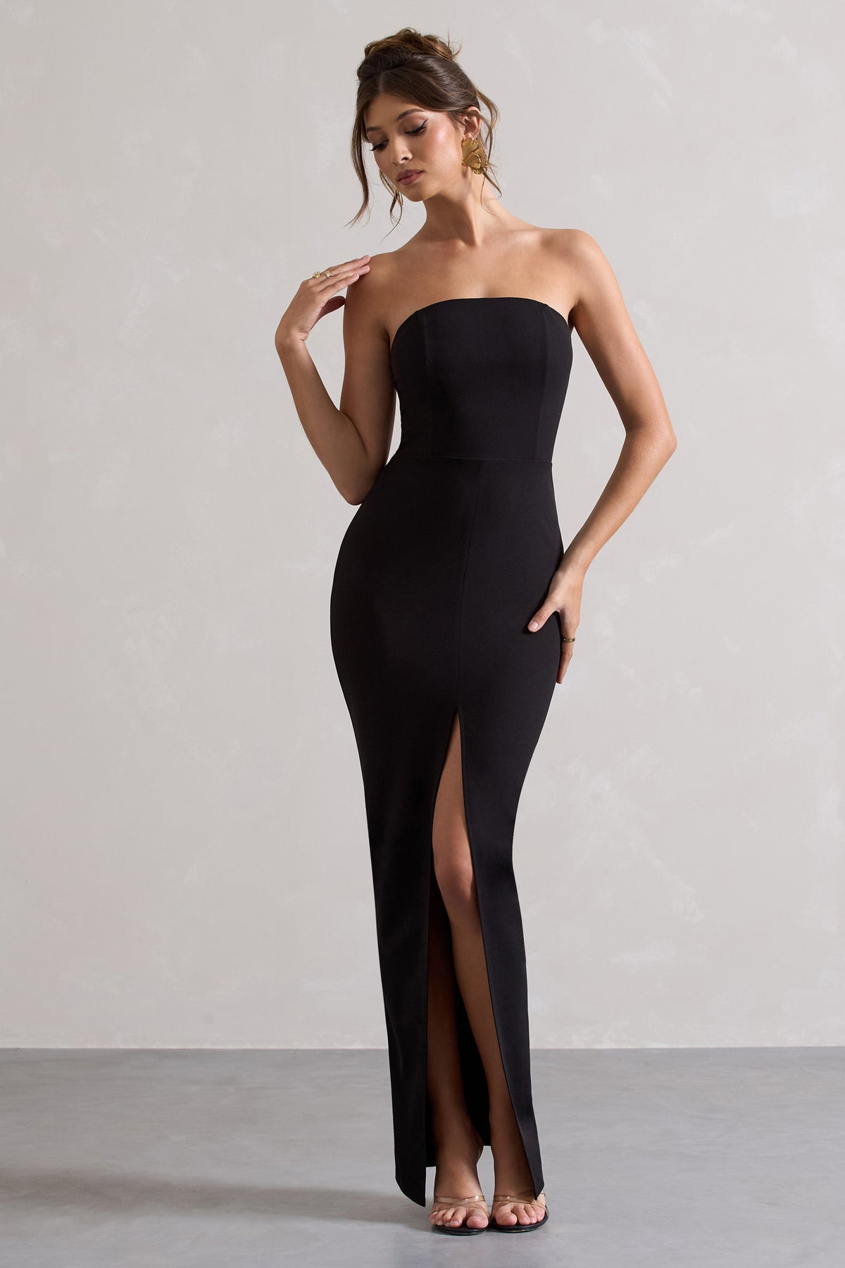Cailin | Schwarzes schulterfreies Maxikleid mit Schlitz