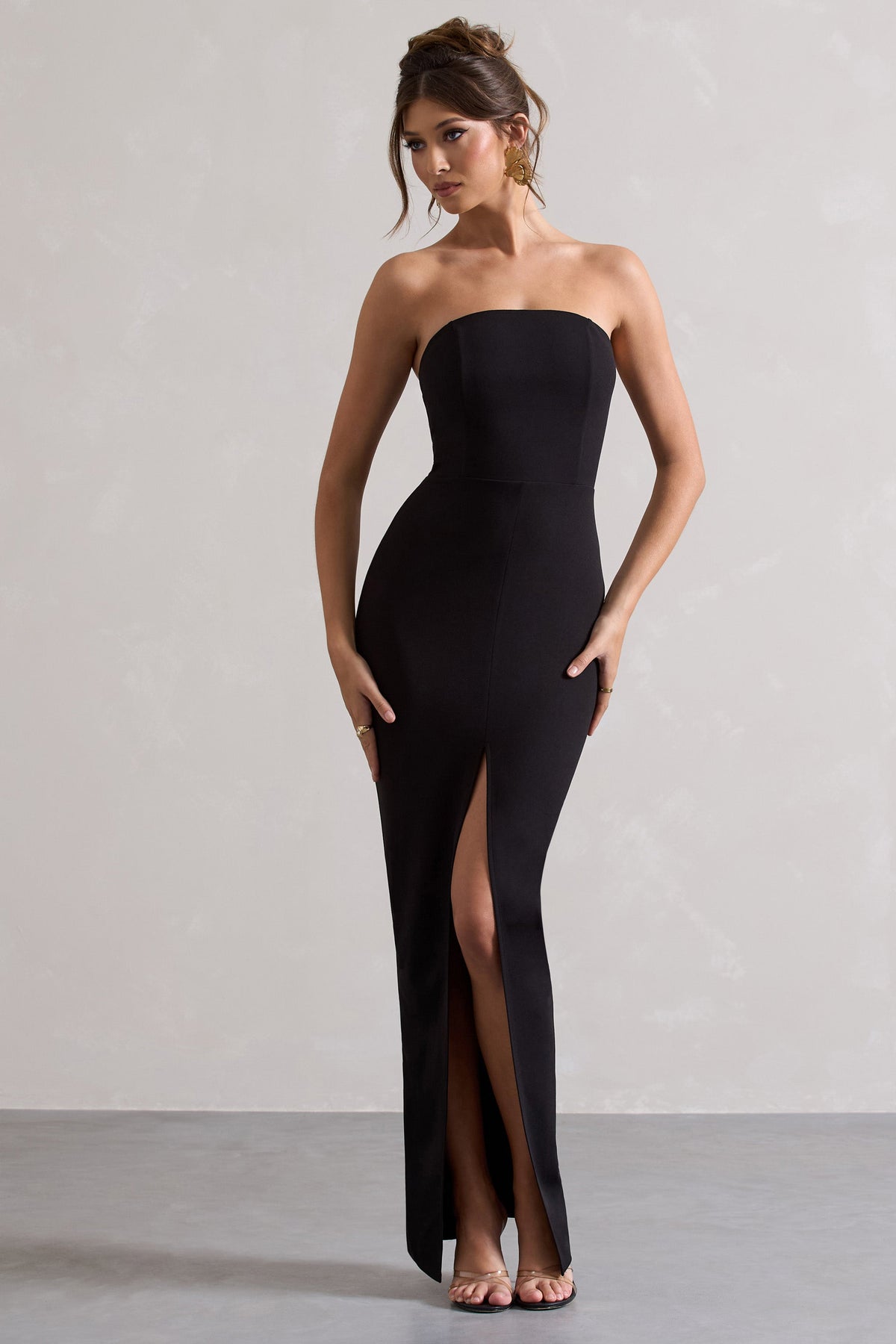 Cailin | Schwarzes schulterfreies Maxikleid mit Schlitz