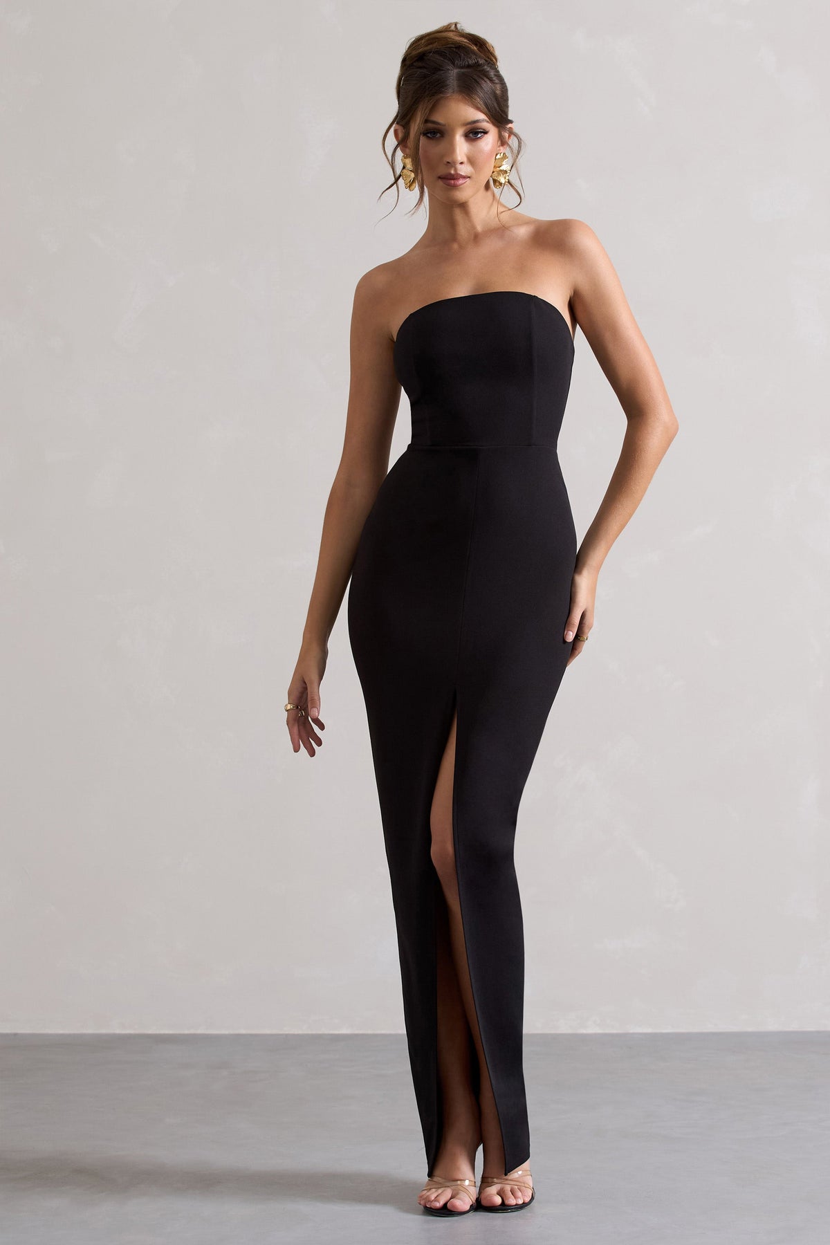 Cailin | Schwarzes schulterfreies Maxikleid mit Schlitz