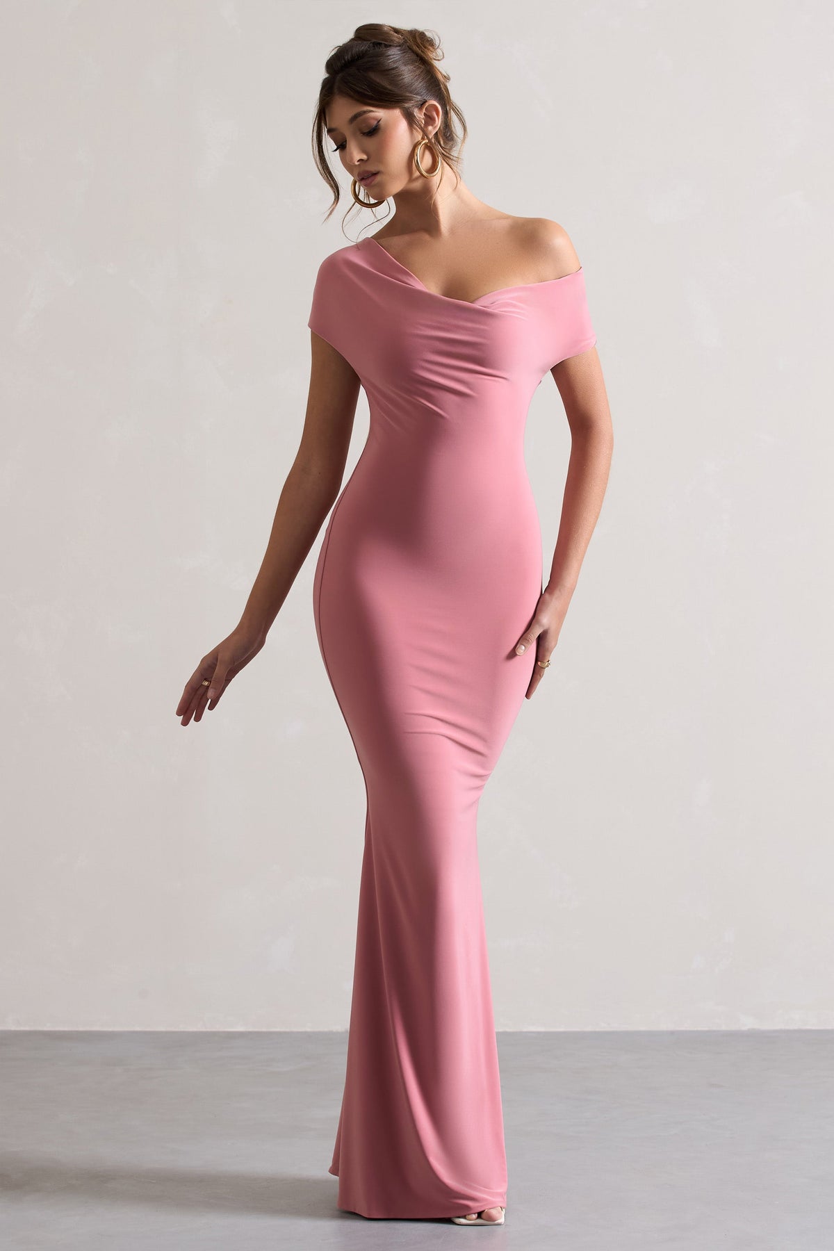 Avila | Maxikleid in Rosa mit asymmetrischem Bardot-Ausschnitt