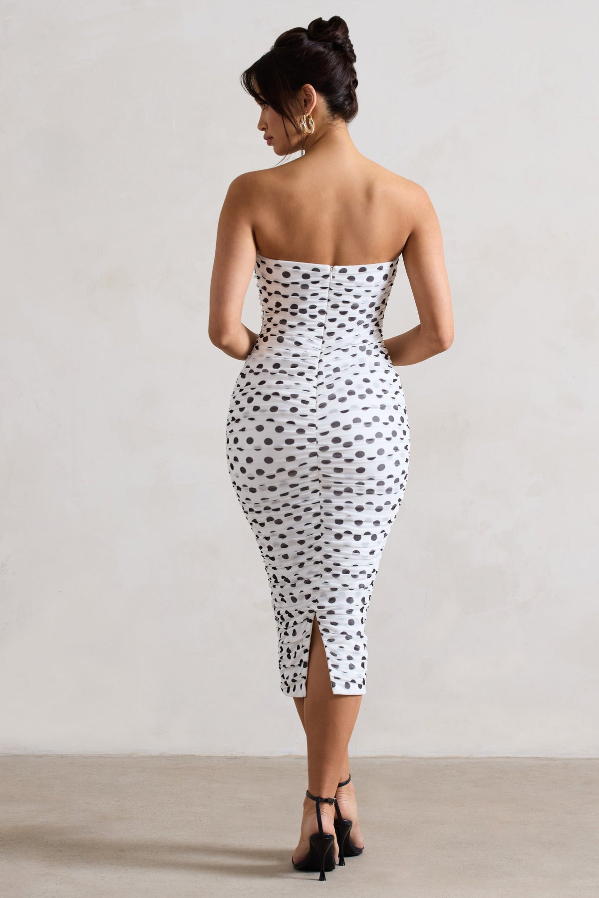 Taken | Weißes Midikleid aus gepunktetem Mesh mit Raffung und Korsage