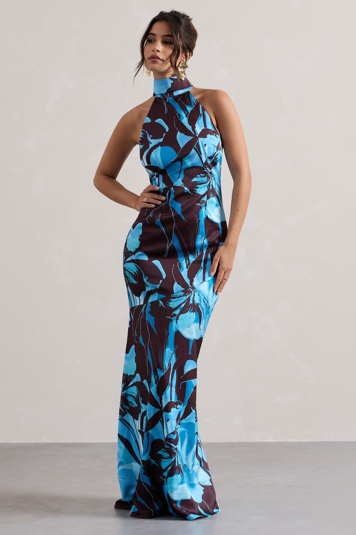 Adoria | Maxikleid aus Satin mit Blumenmuster und hohem Ausschnitt