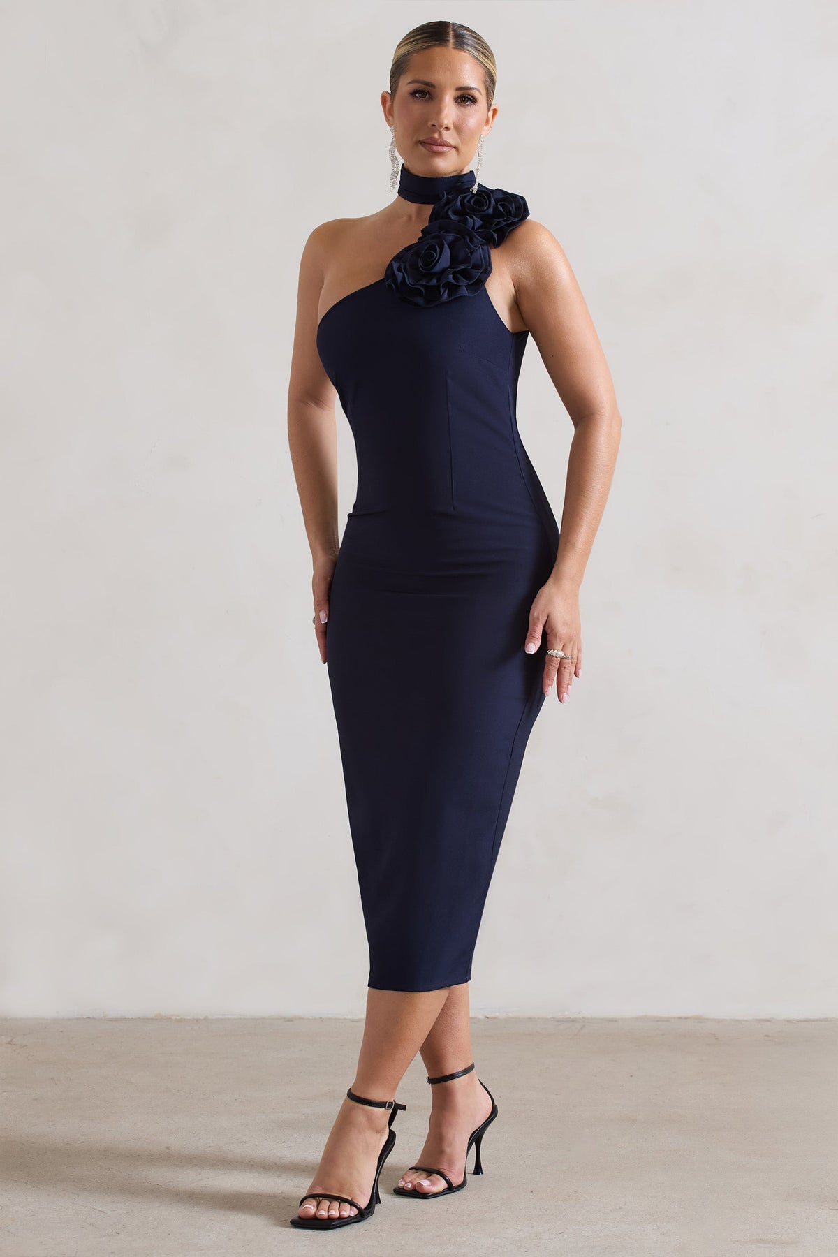 The Soiree | Marineblaues Bodycon-Midikleid mit gerüschtem Choker