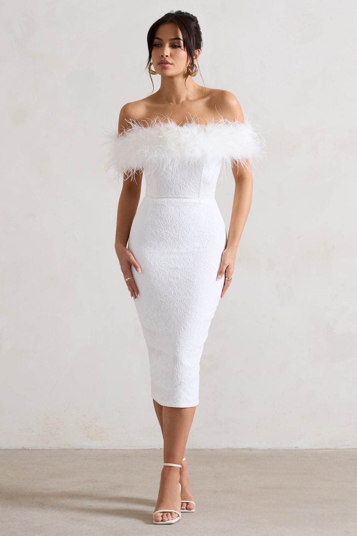 Maiden | Weißes Bardot-Midikleid aus Spitze mit Federbesatz